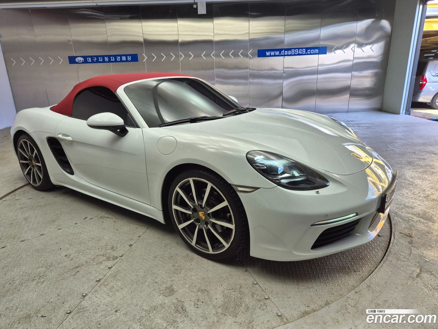 Main__Slider__Photo:718 Porsche 2017.4-0