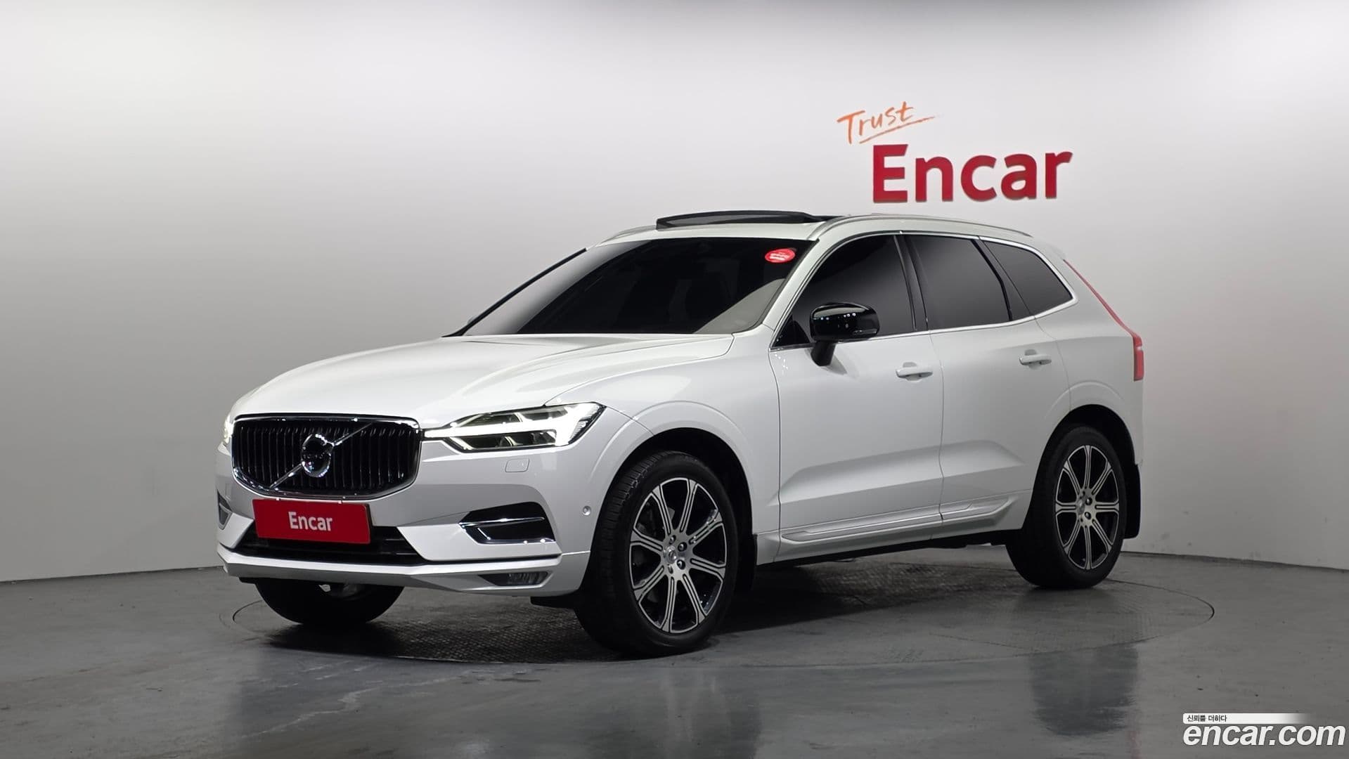 Main__Slider__Photo:XC60 Volvo 2018.5-0