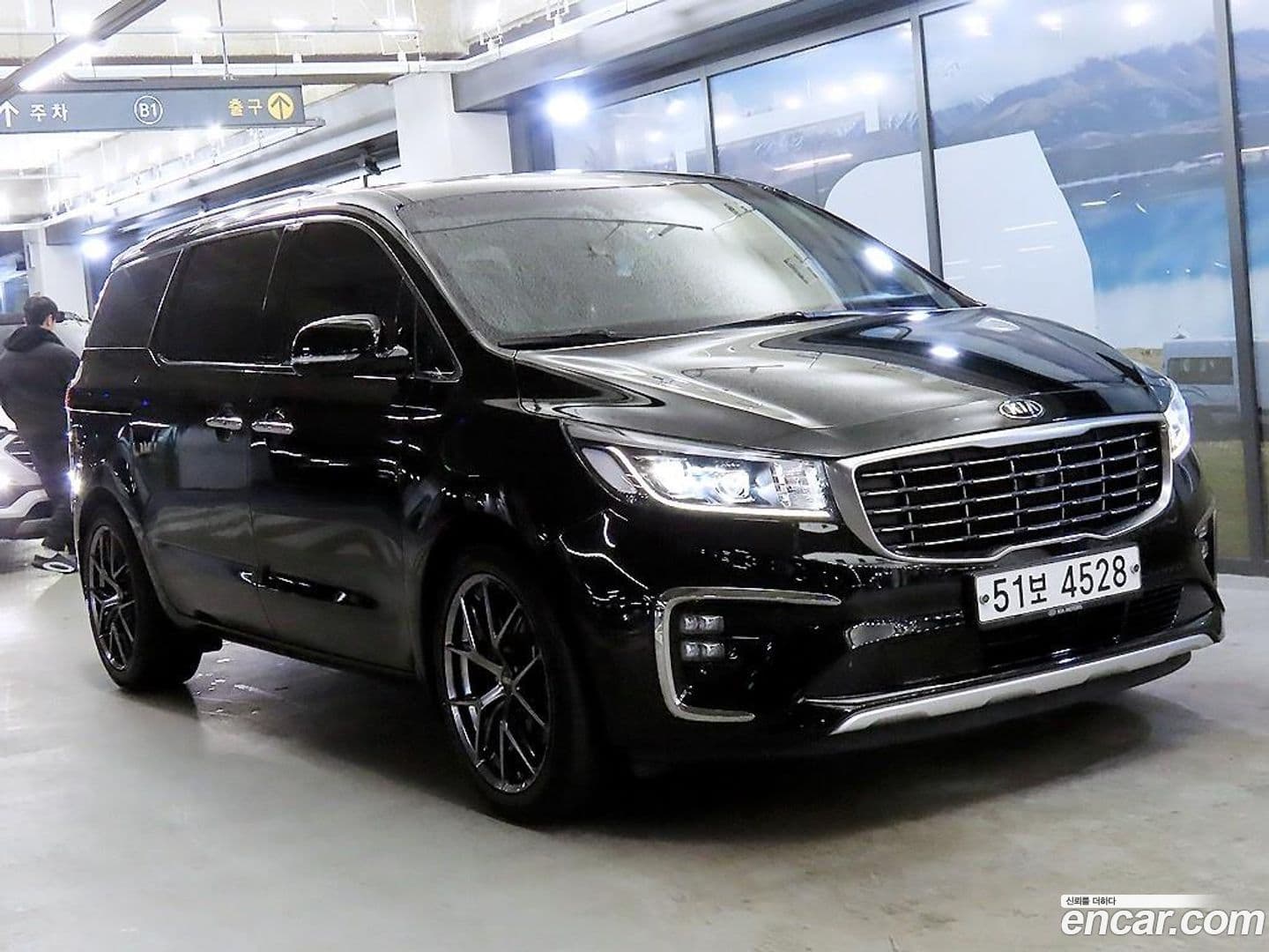 Main__Slider__Photo:Canival Kia 2018.3-0