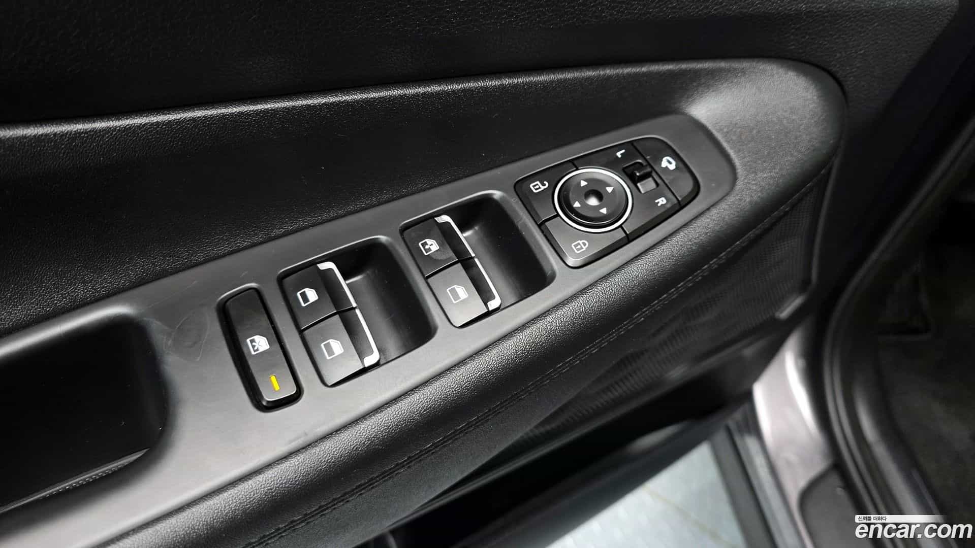Santafe Hyundai 2022.1-OPTION-015