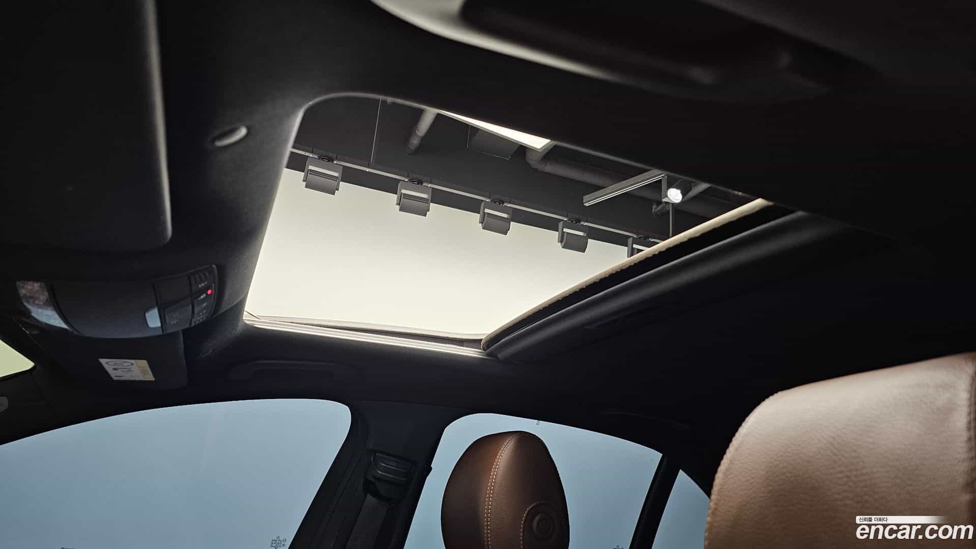 E-Class Mercedes-Benz 2021.2-INNER-010