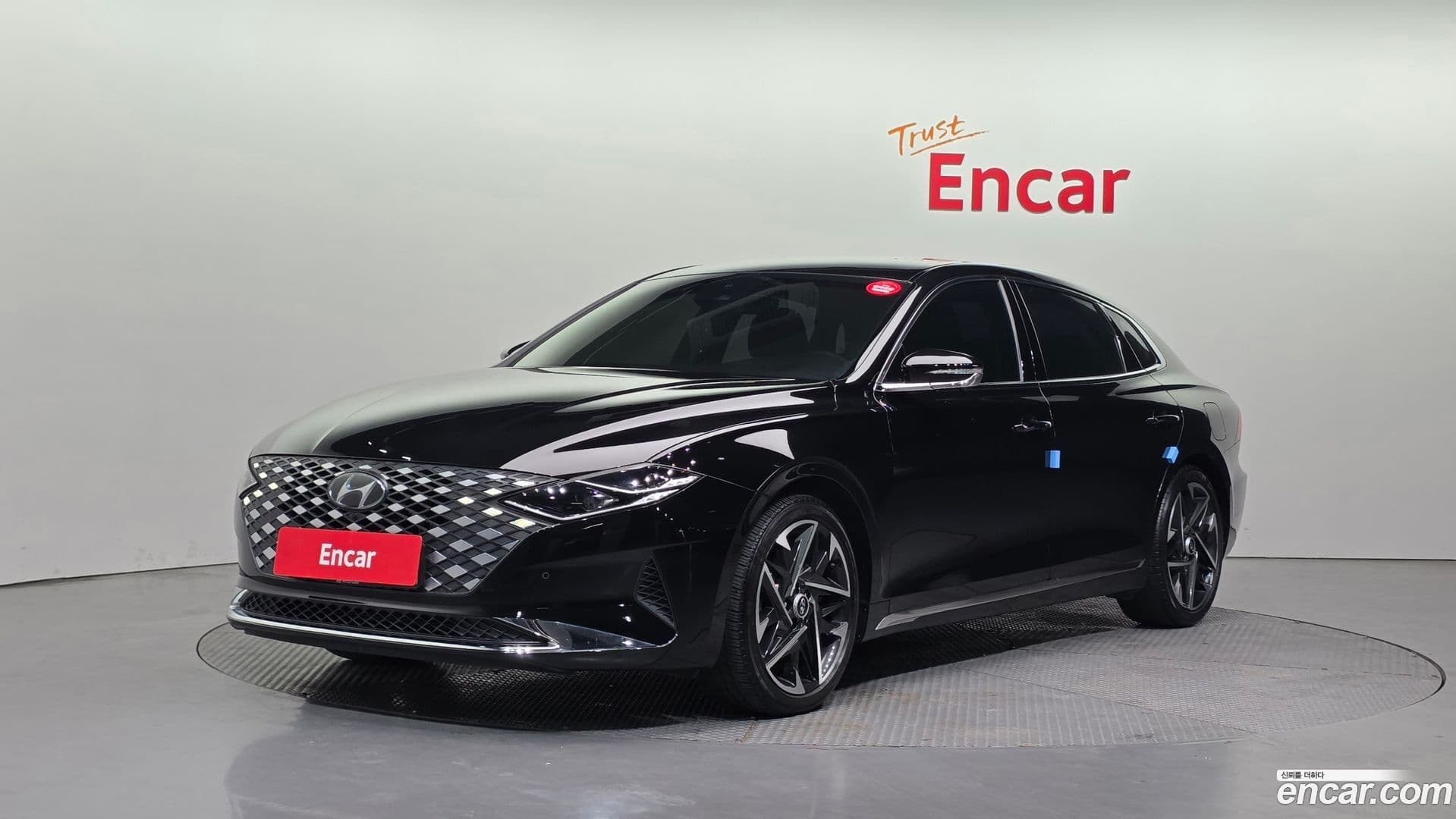 Main__Slider__Photo:Grandeur Hyundai 2022.4-0