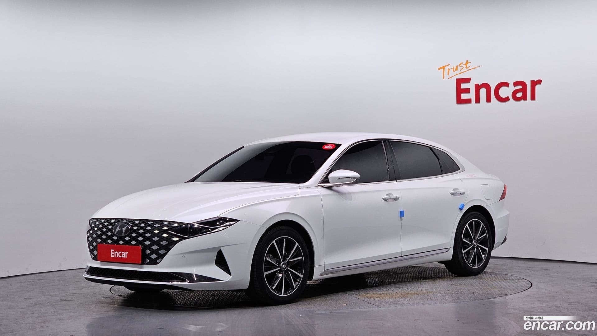 Main__Slider__Photo:Grandeur Hyundai 2019.11-0