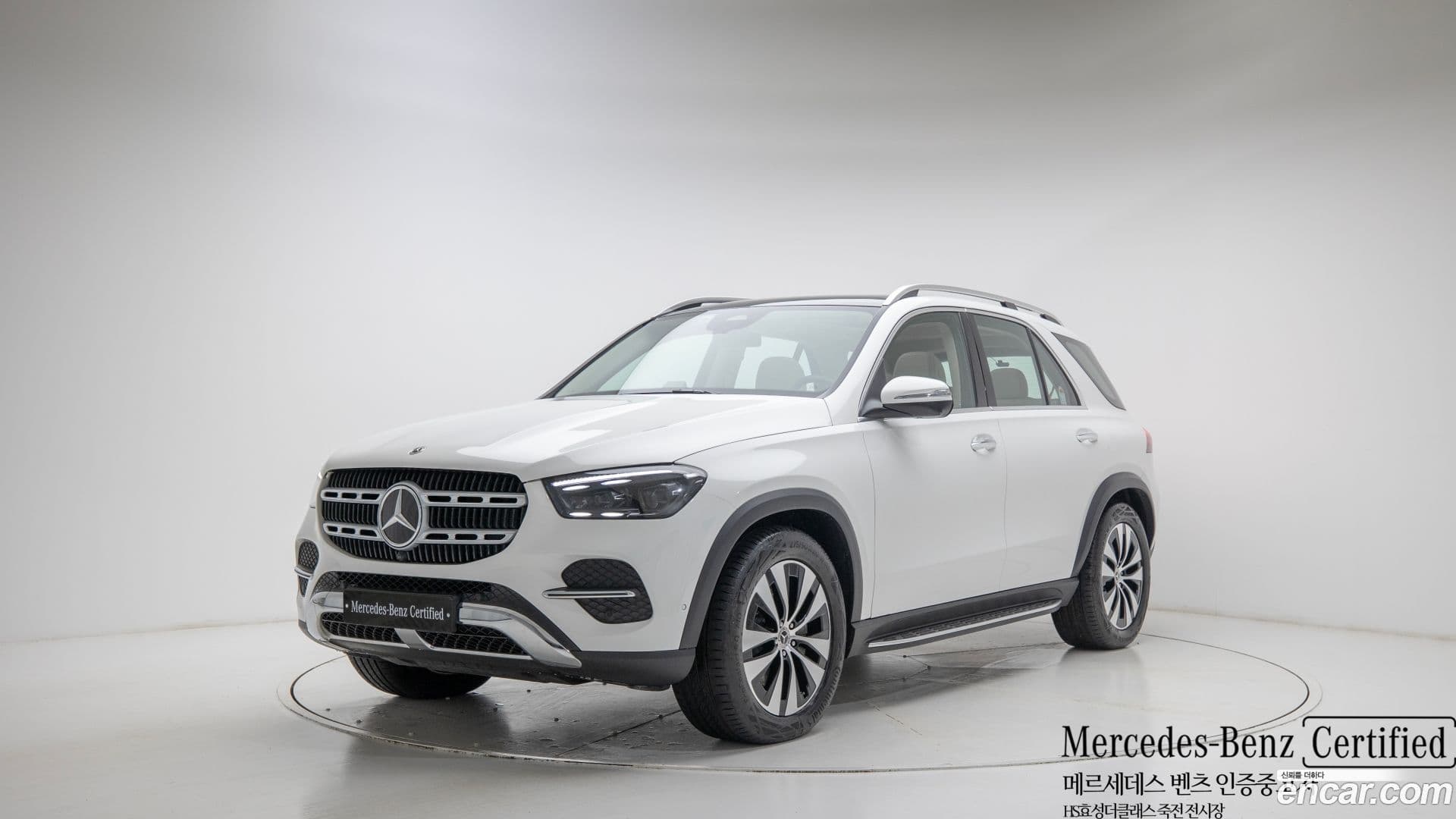 Main__Slider__Photo:GLE-Class Mercedes-Benz 2025.3-0