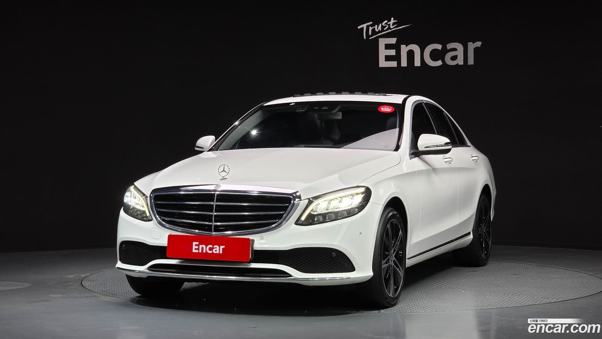 Main__Slider__Photo:C-Class Mercedes-Benz 2019.9-0