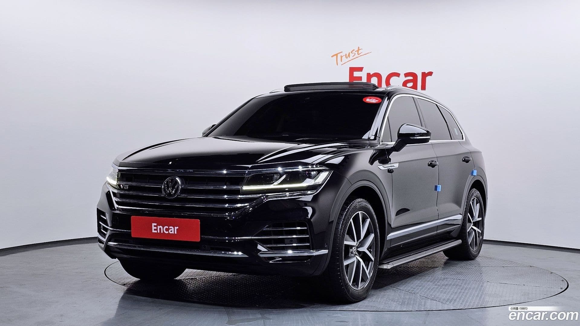 Main__Slider__Photo:Touareg Volkswagen 2020.7-0
