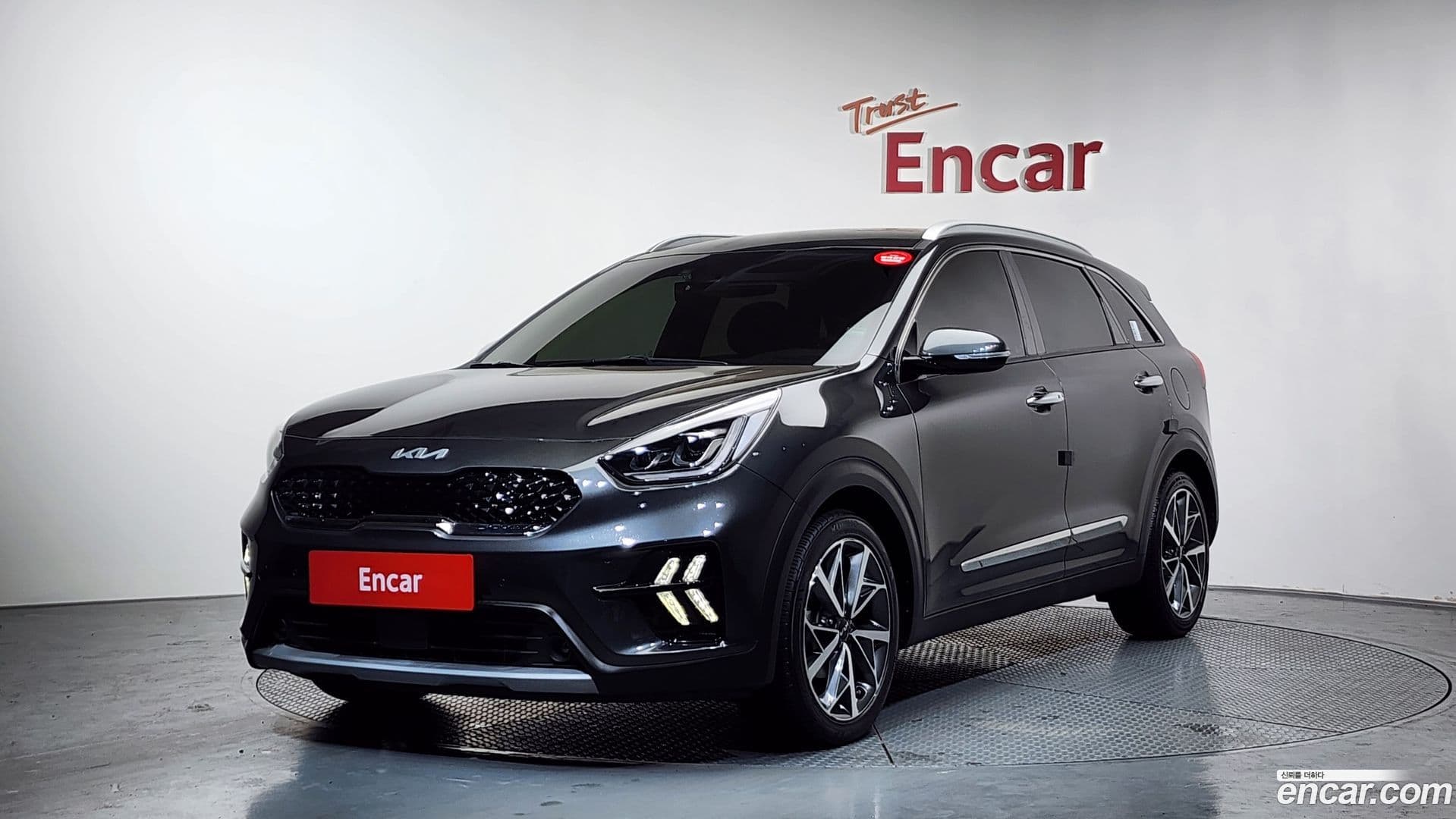 Main__Slider__Photo:Niro Kia 2021.8-0