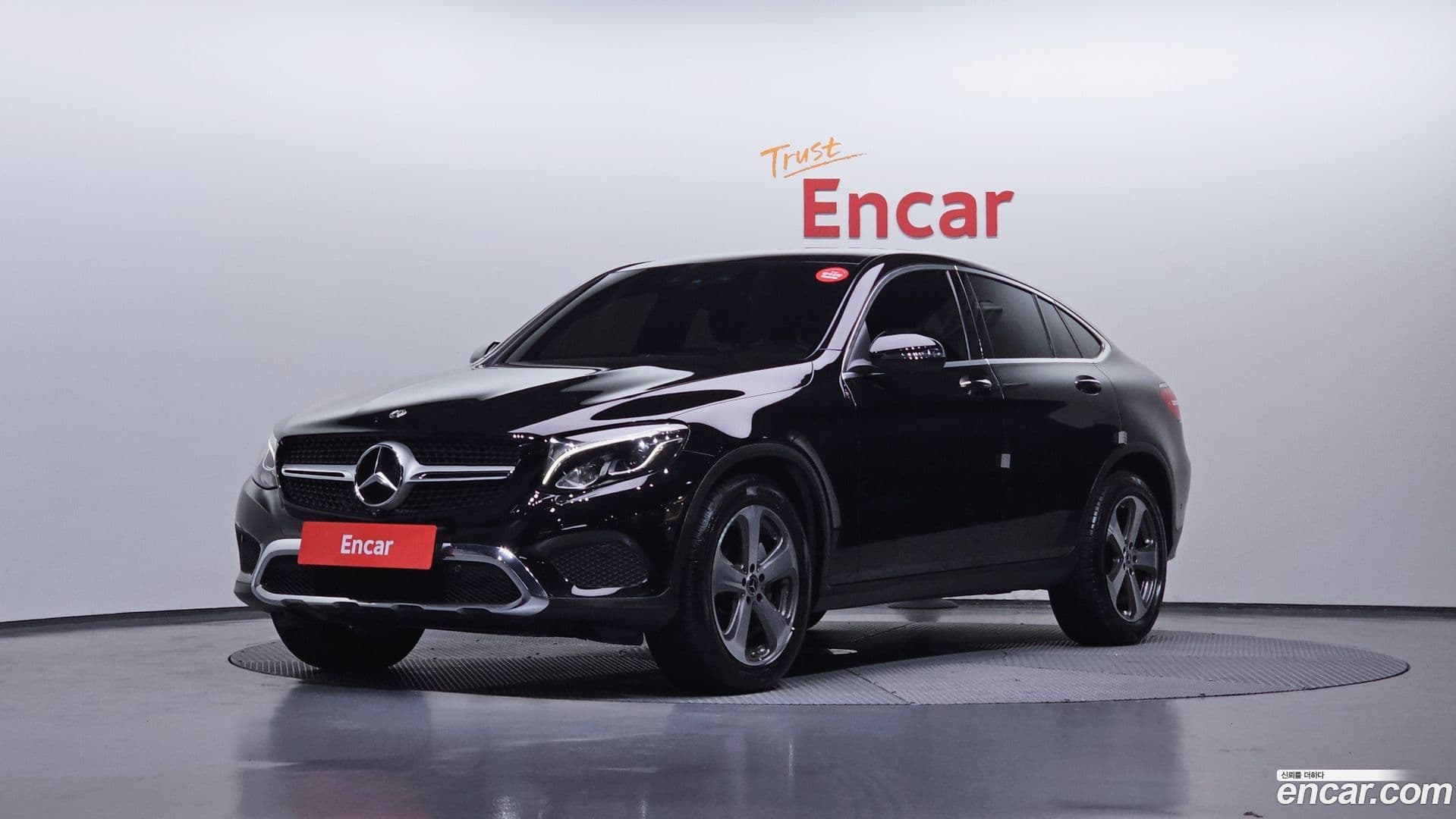 Main__Slider__Photo:GLC-Class Mercedes-Benz 2019.6-0
