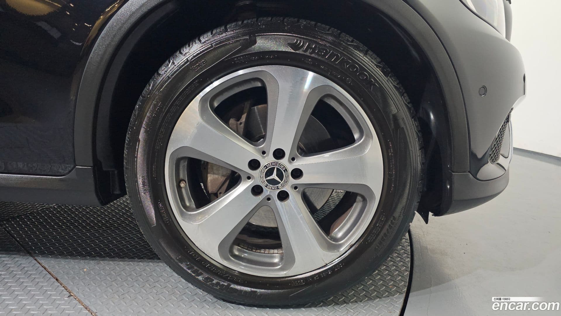 Main__Slider__Photo:GLC-Class Mercedes-Benz 2019.6-4