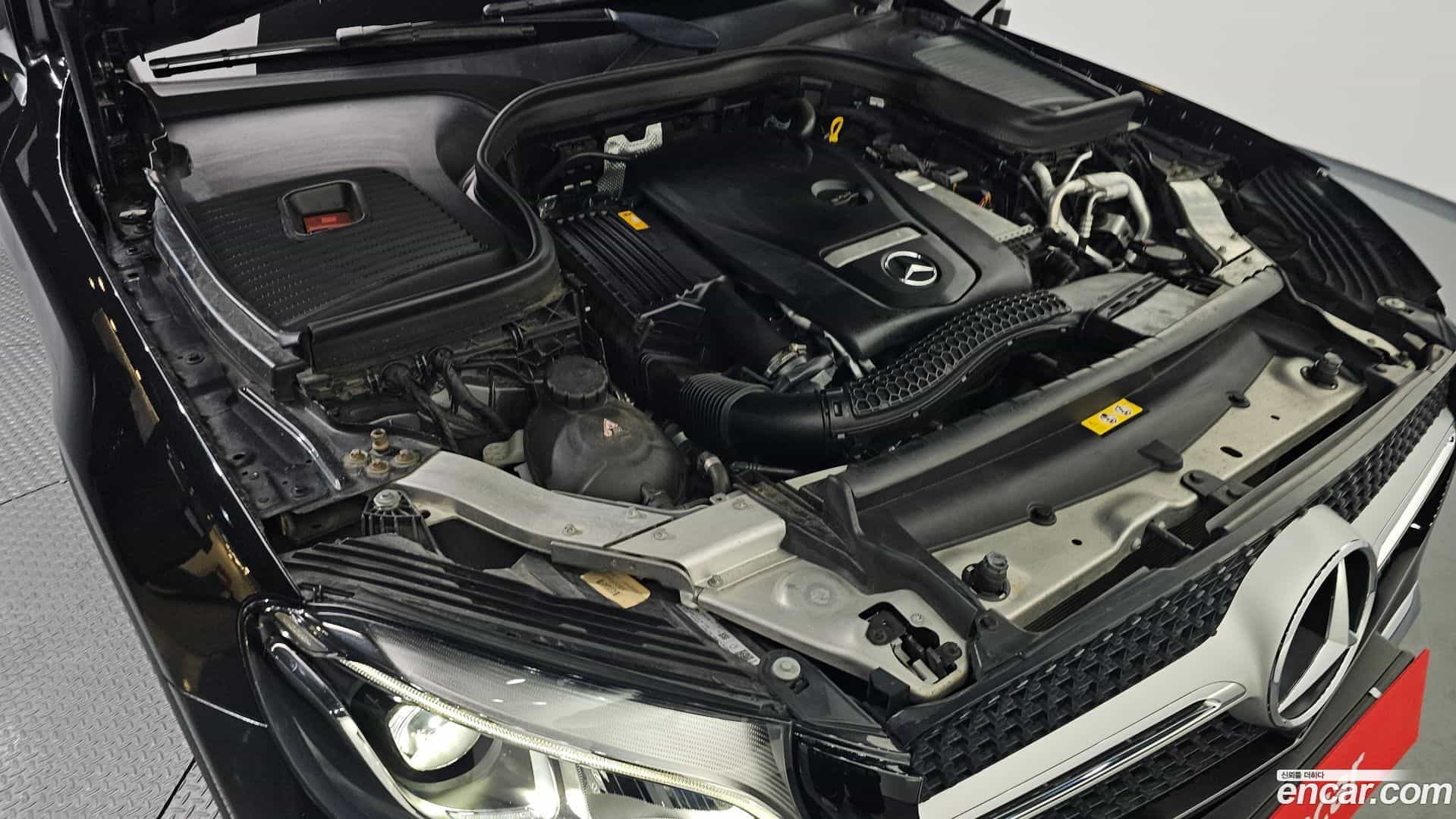 GLC-Class Mercedes-Benz 2019.6-INNER-006