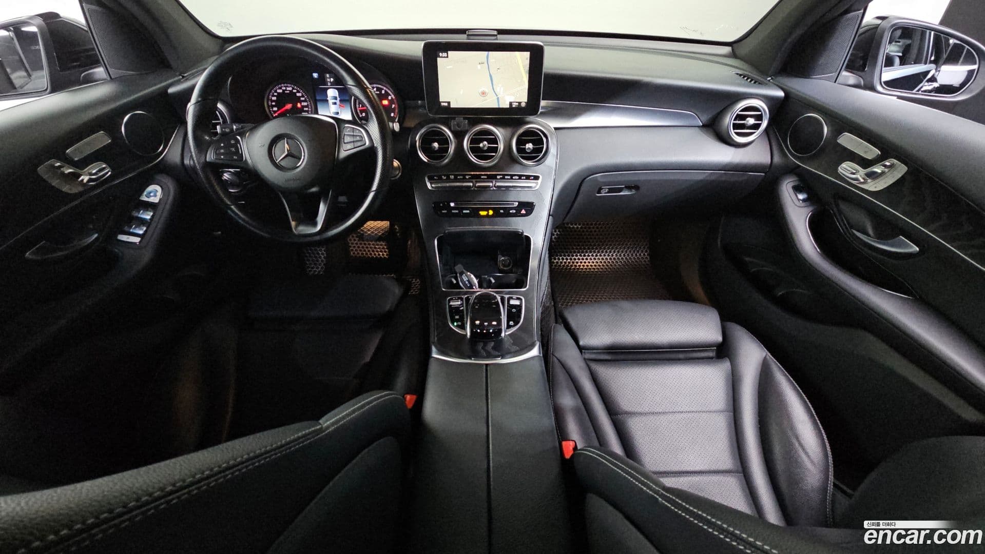 Main__Slider__Photo:GLC-Class Mercedes-Benz 2019.6-6