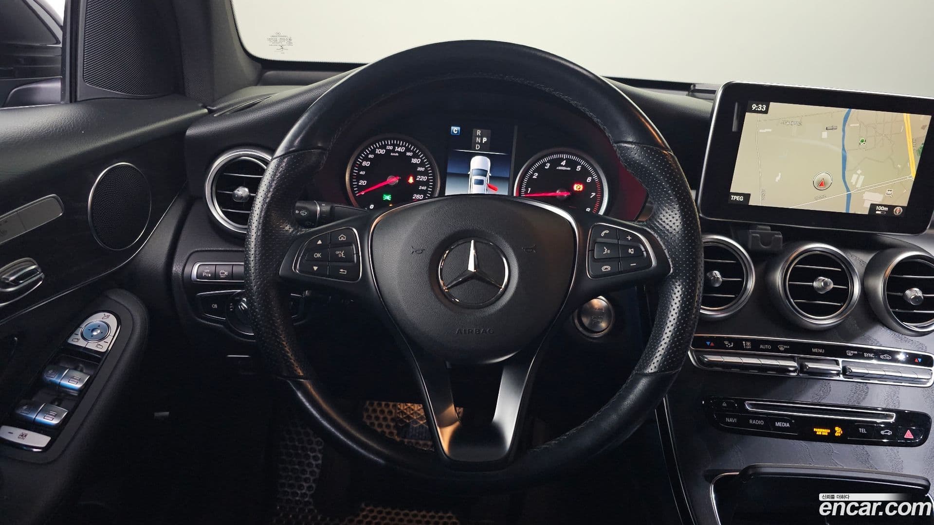 Main__Slider__Photo:GLC-Class Mercedes-Benz 2019.6-12