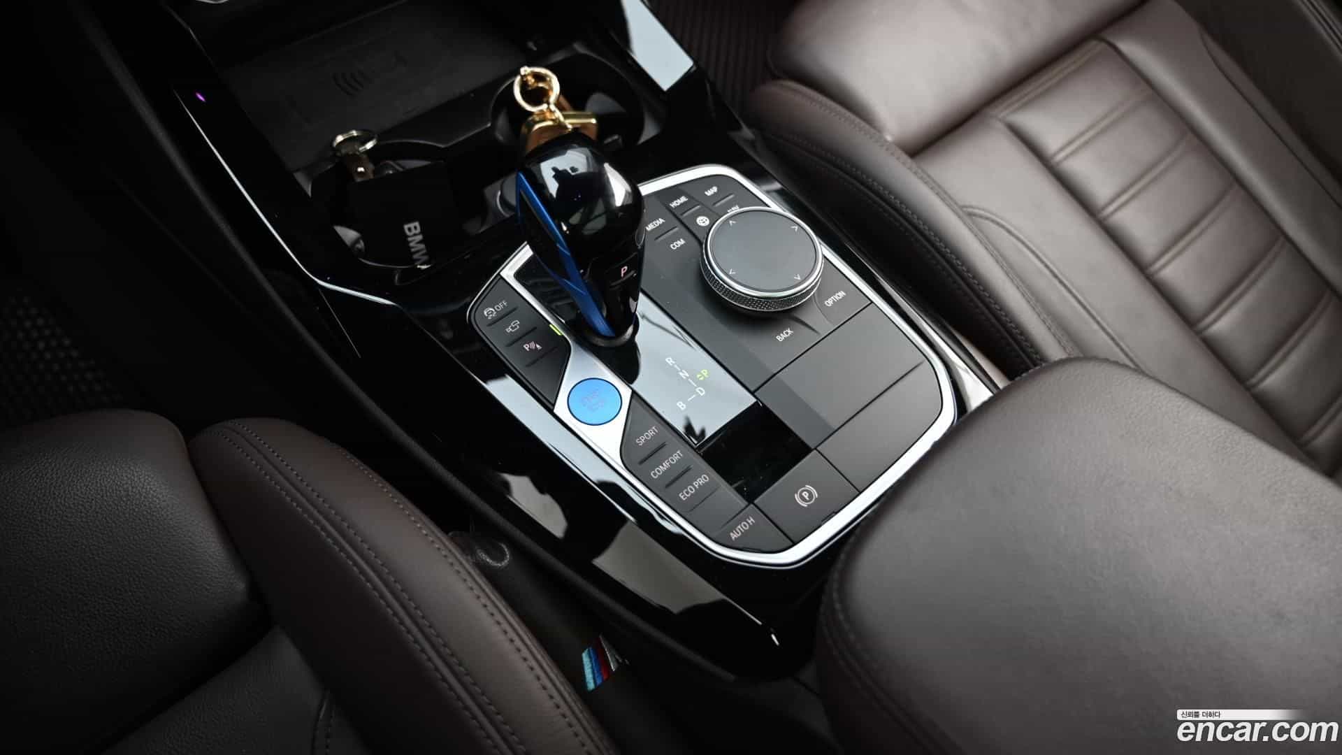 iX3 BMW 2022.8-INNER-009