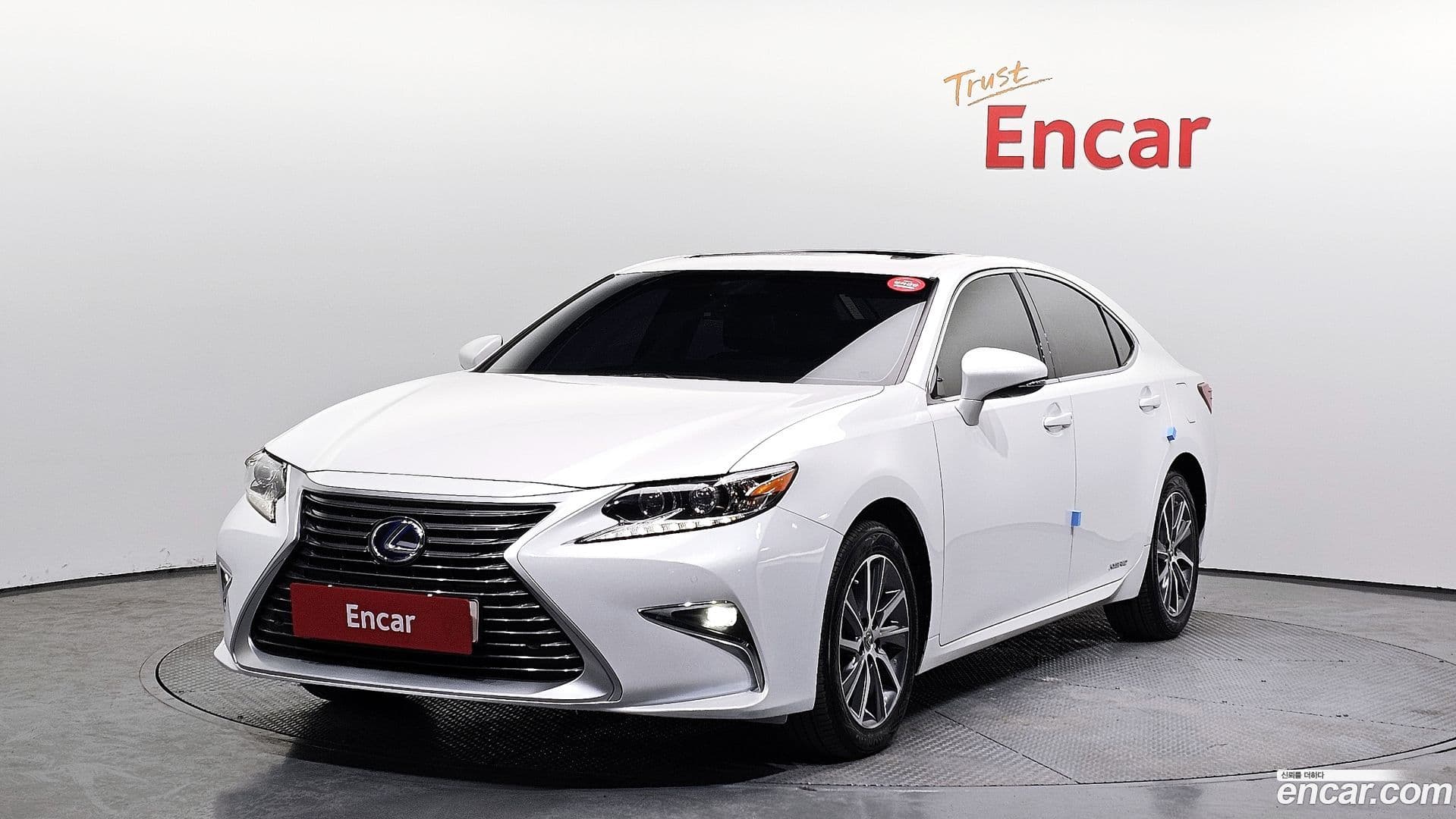 Main__Slider__Photo:ES Lexus 2016.5-0