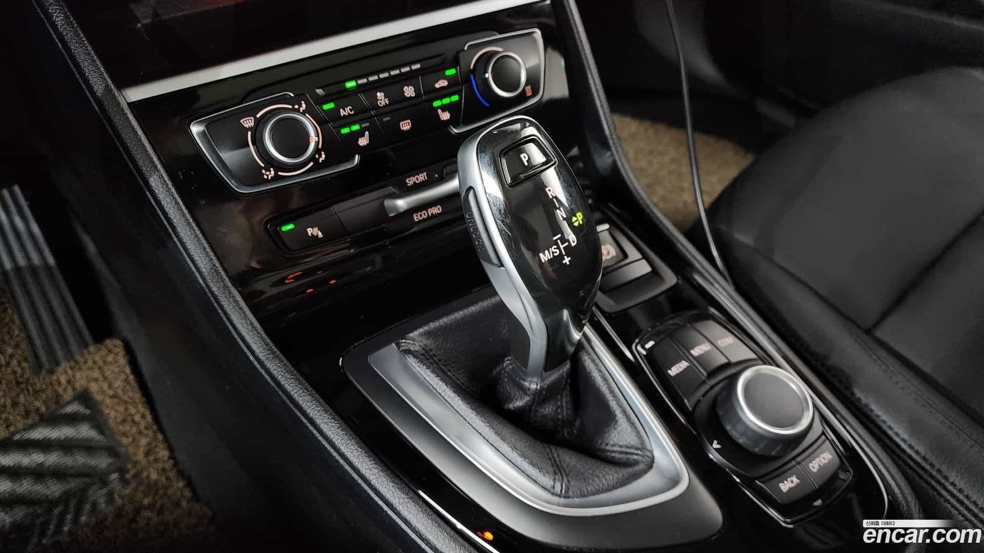 2-Series BMW 2019.6-INNER-009