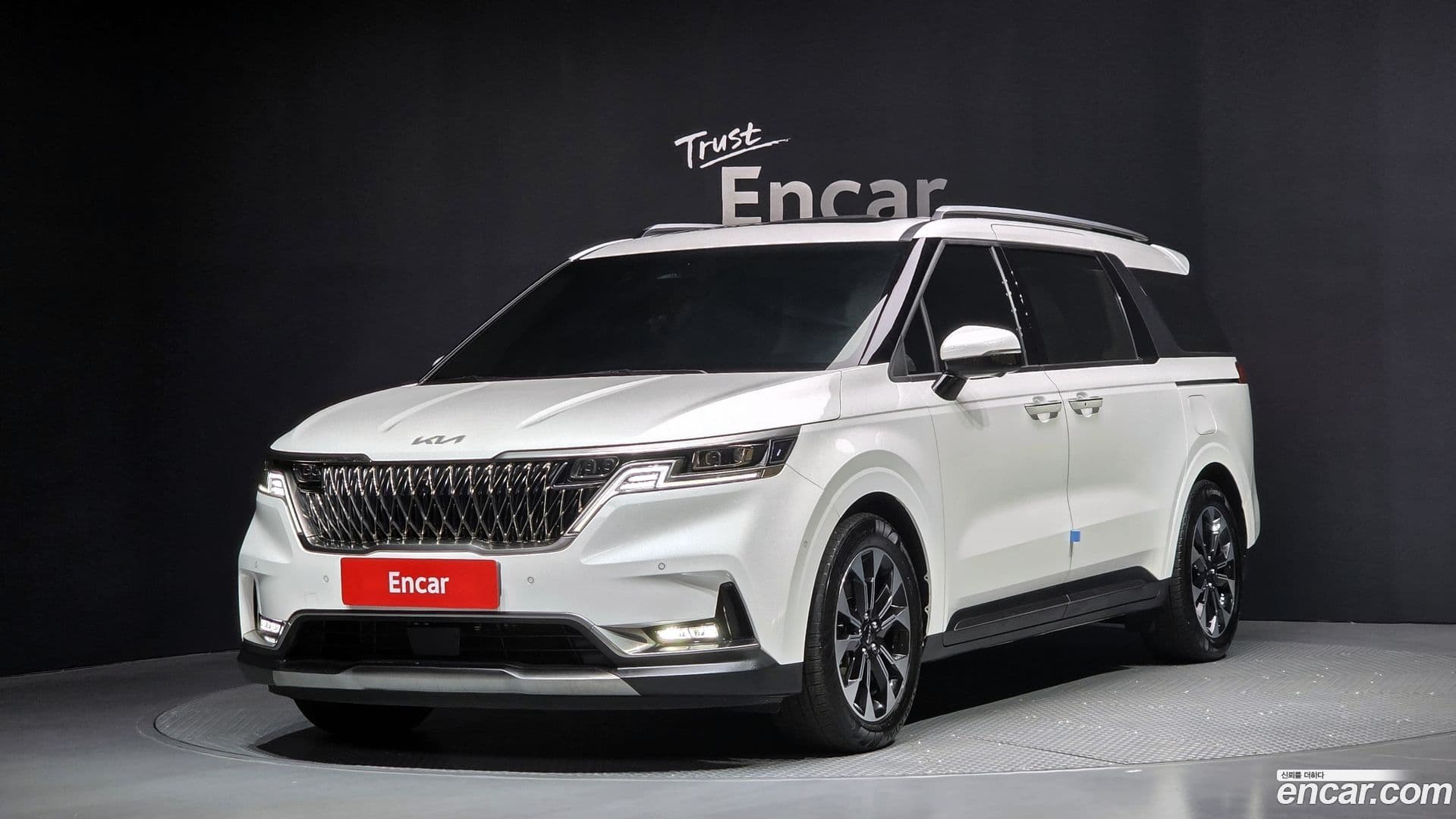 Main__Slider__Photo:Canival Kia 2023.6-0