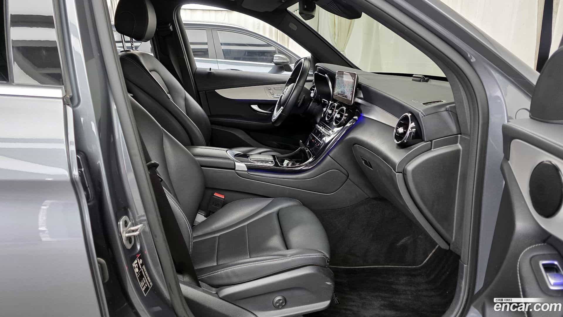 GLC-Class Mercedes-Benz 2022.5-OPTION-015