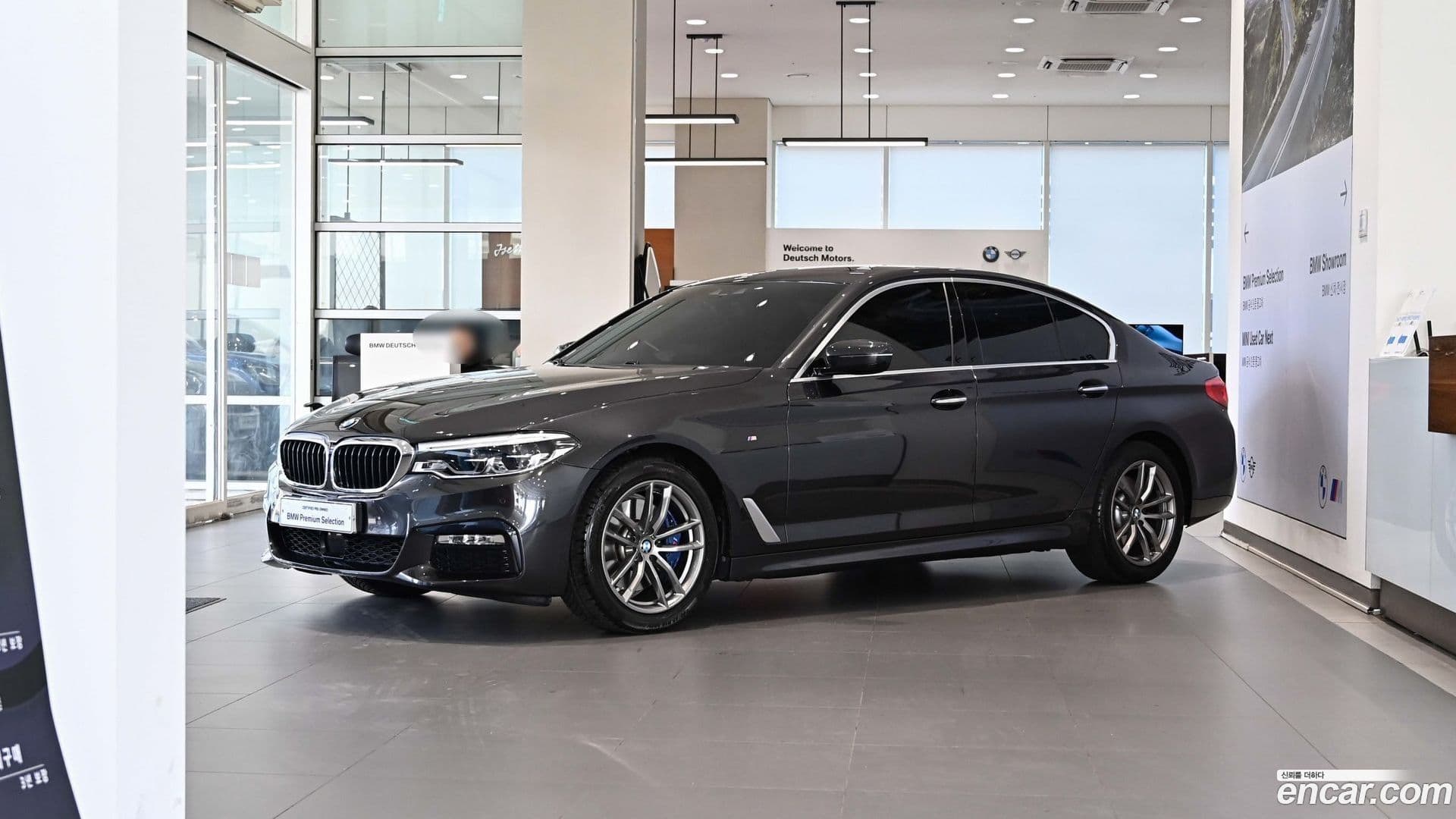 Main__Slider__Photo:5-Series BMW 2018.3-0