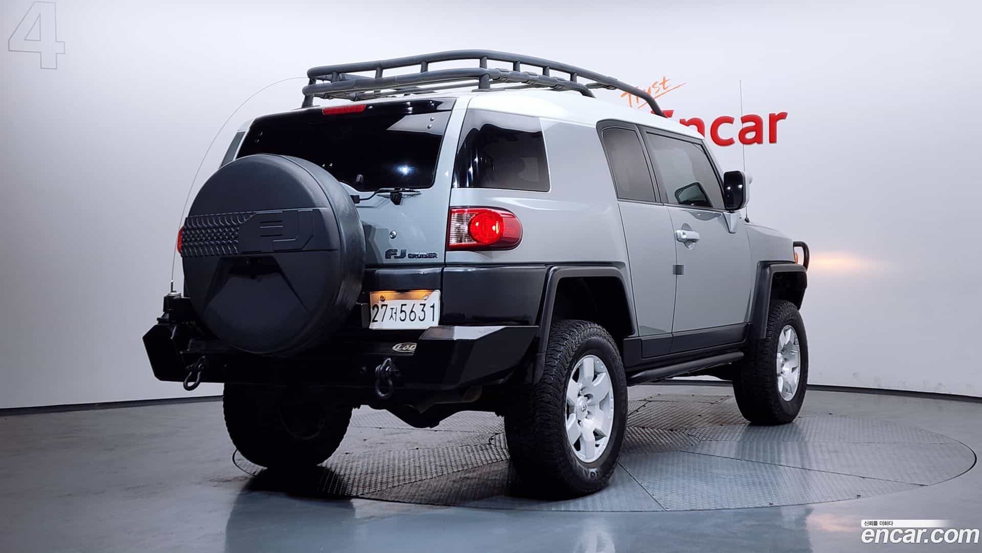 FJ Cruiser Toyota 2010.11-OUTER-002