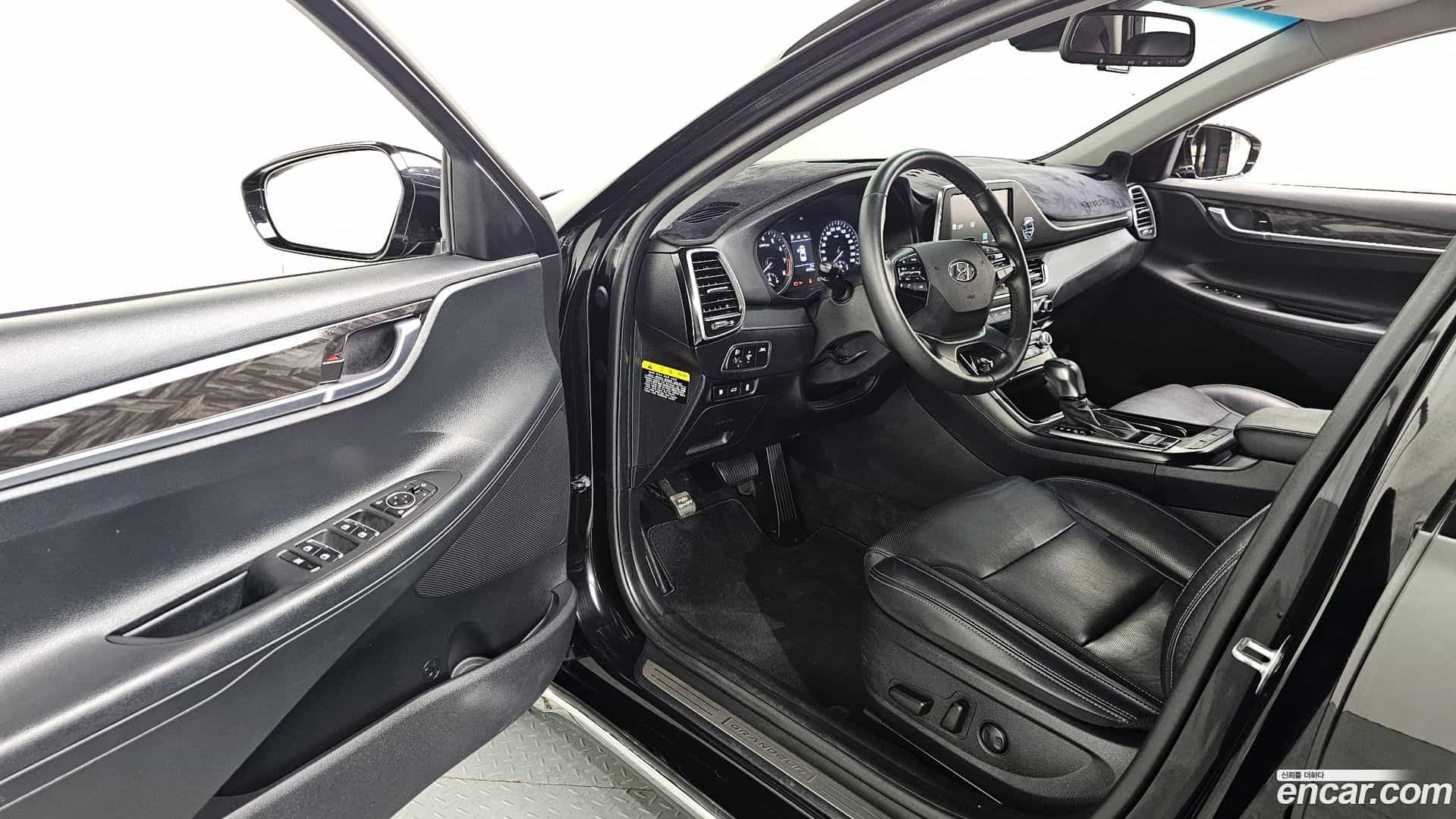 Grandeur Hyundai 2019.5-OPTION-015