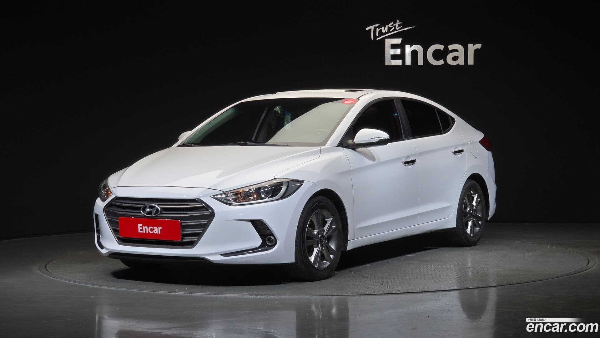 Main__Slider__Photo:AVANTE Hyundai 2017.1-0