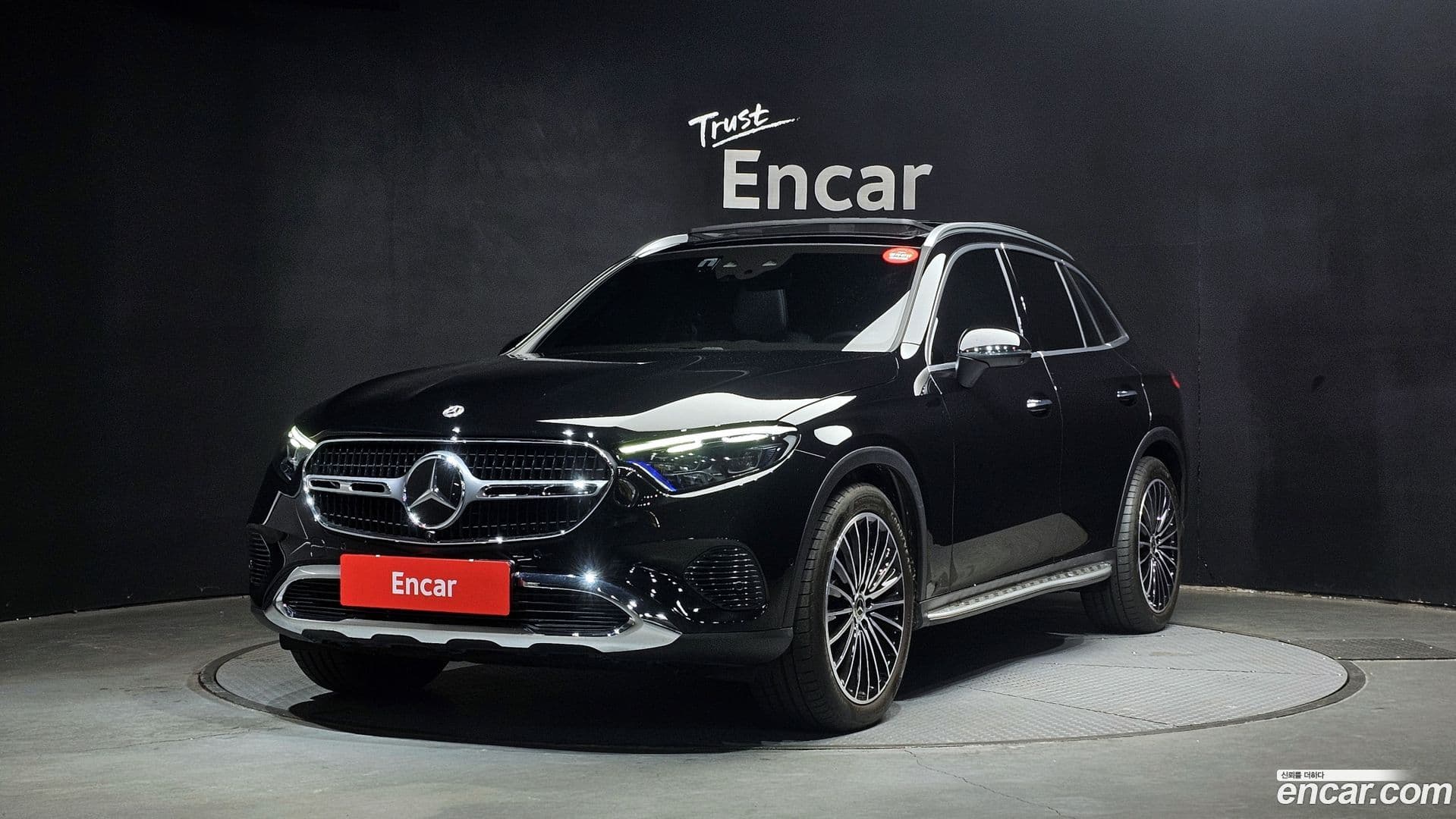 Main__Slider__Photo:GLC-Class Mercedes-Benz 2024.9-0