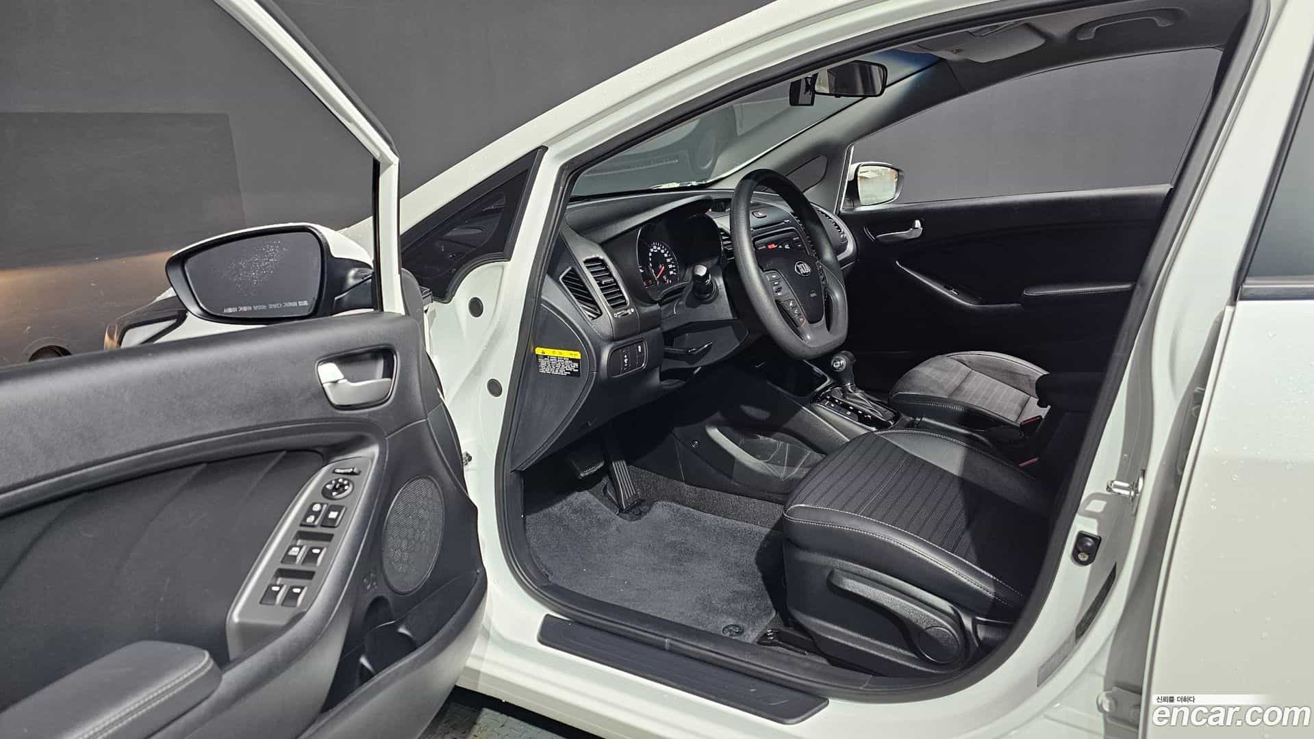 K3 Kia 2018.0-INNER-010