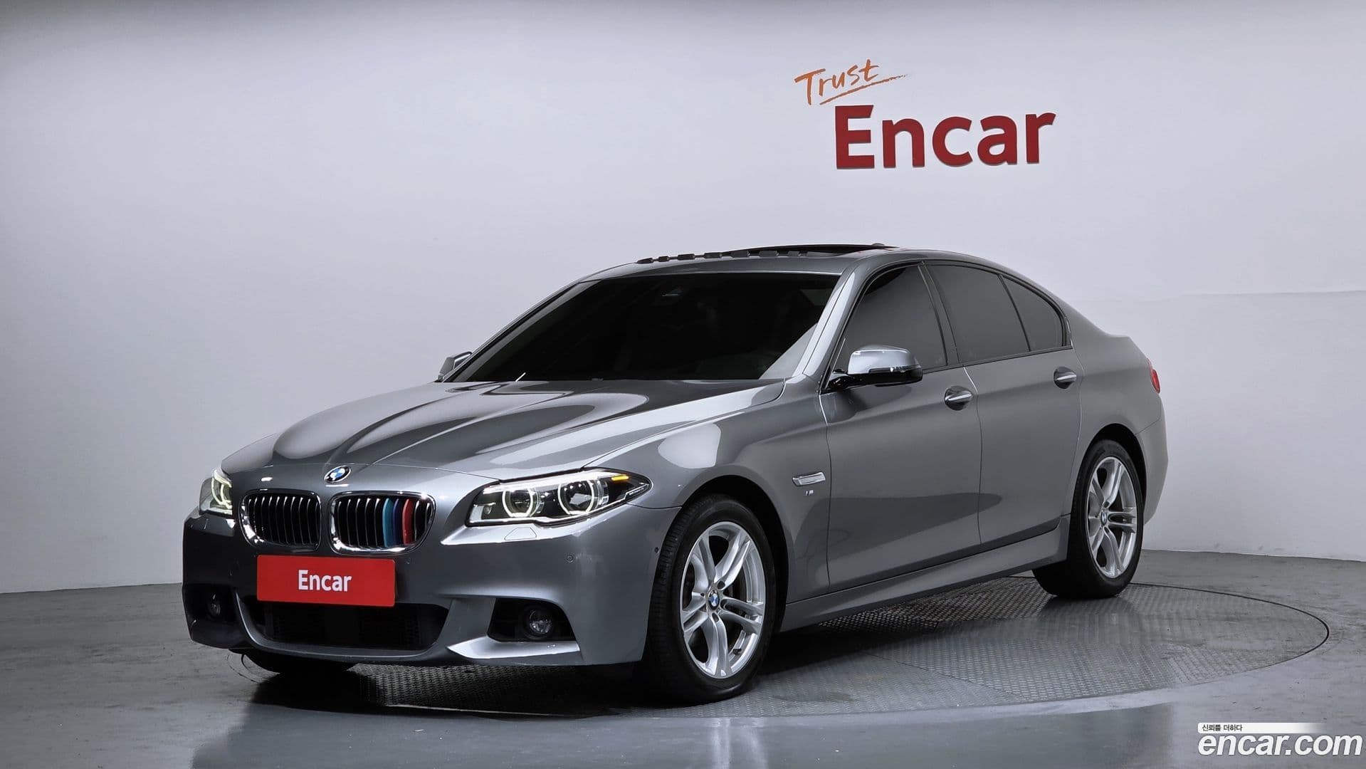 Main__Slider__Photo:5-Series BMW 2016.10-0