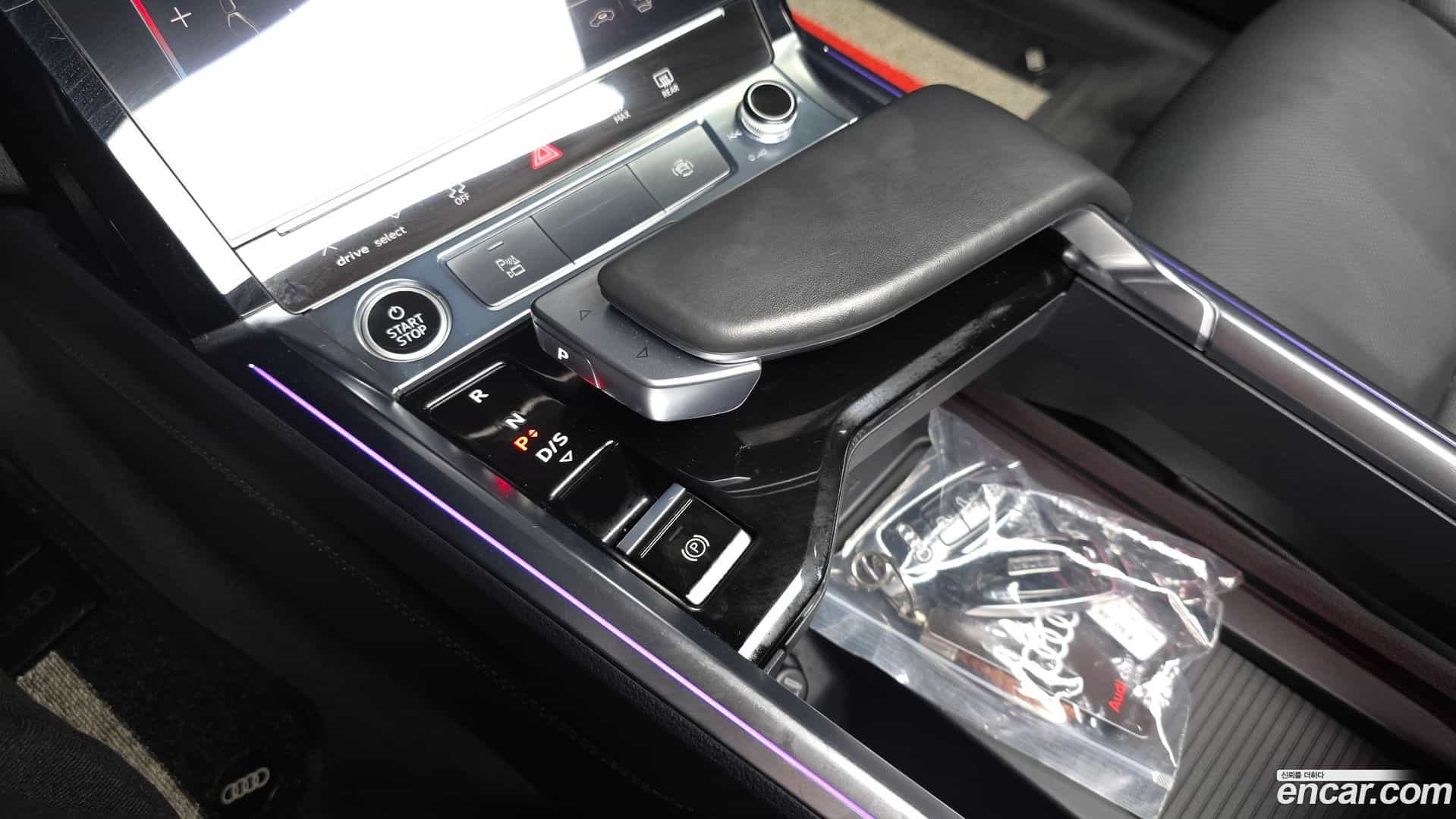 e-tron Audi 2021.11-INNER-009
