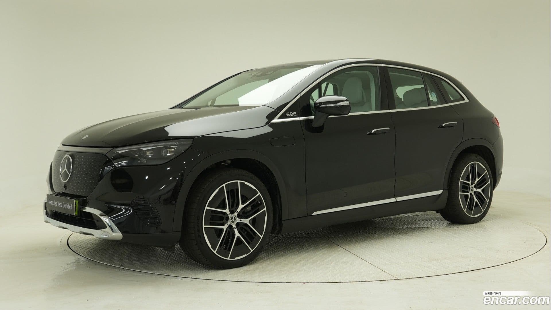 Main__Slider__Photo:EQE Mercedes-Benz 2025.7-0