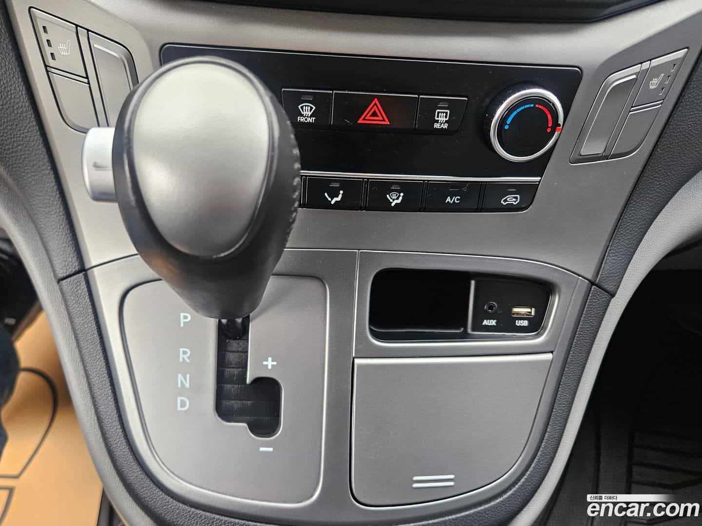 Starex Hyundai 2019.1-INNER-008