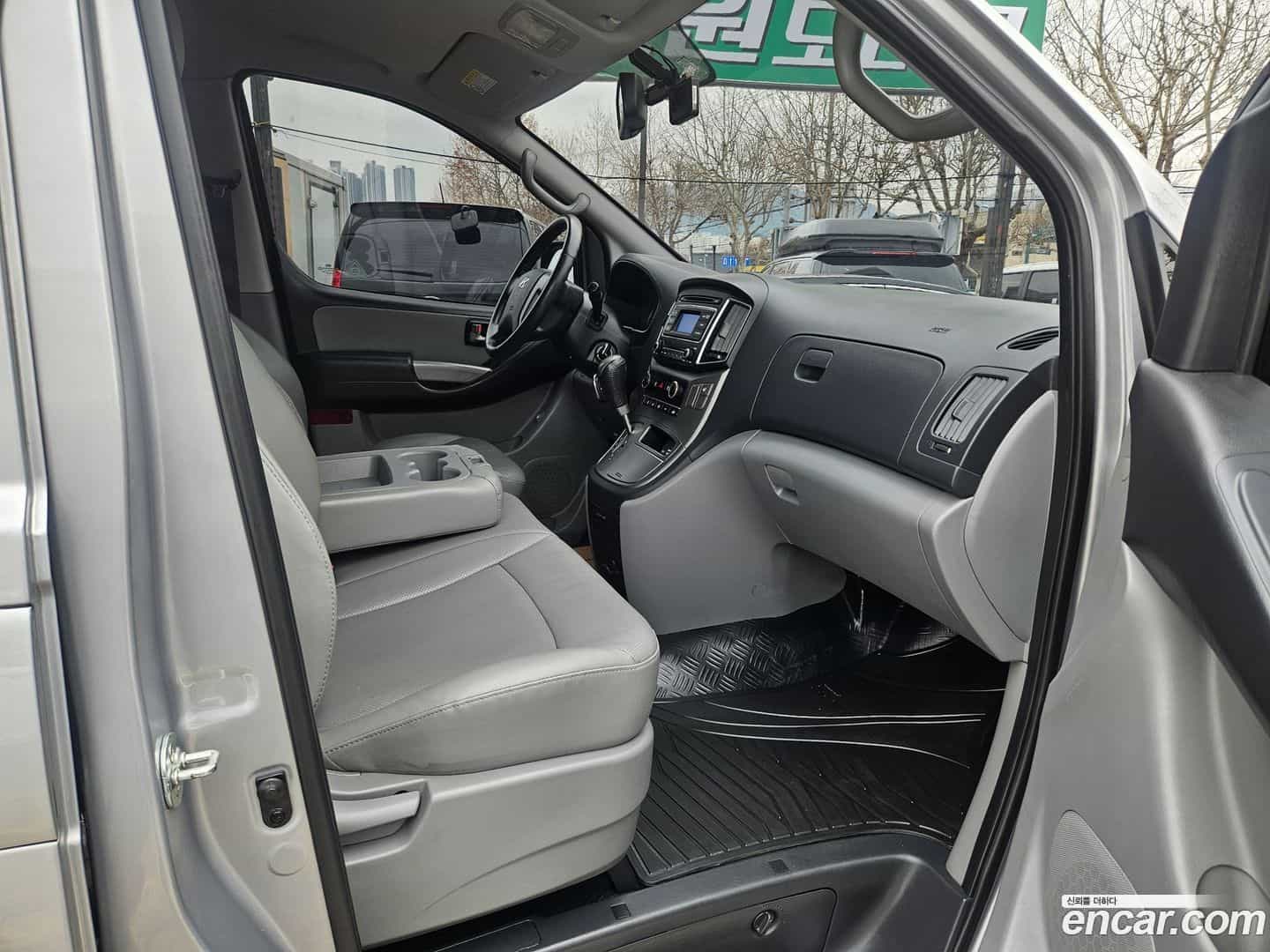 Starex Hyundai 2019.1-OPTION-018