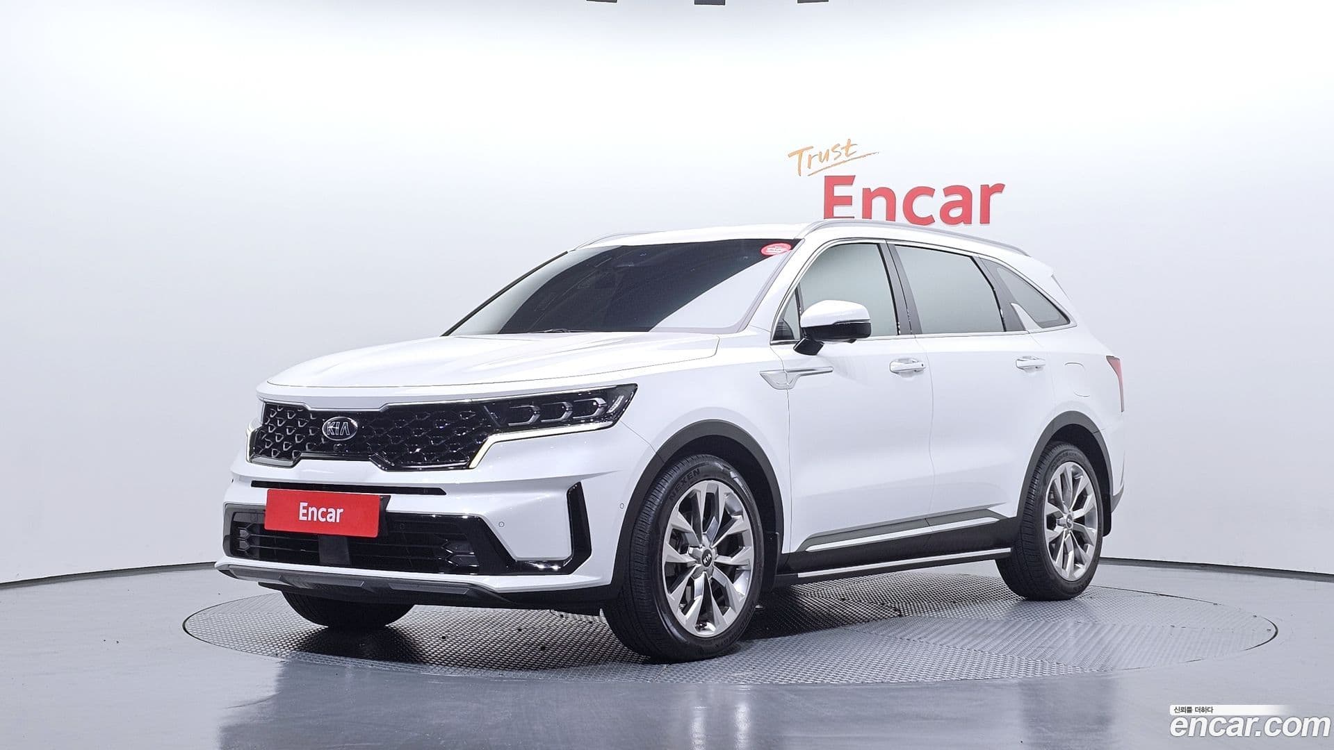 Main__Slider__Photo:Sorento Kia 2020.8-0