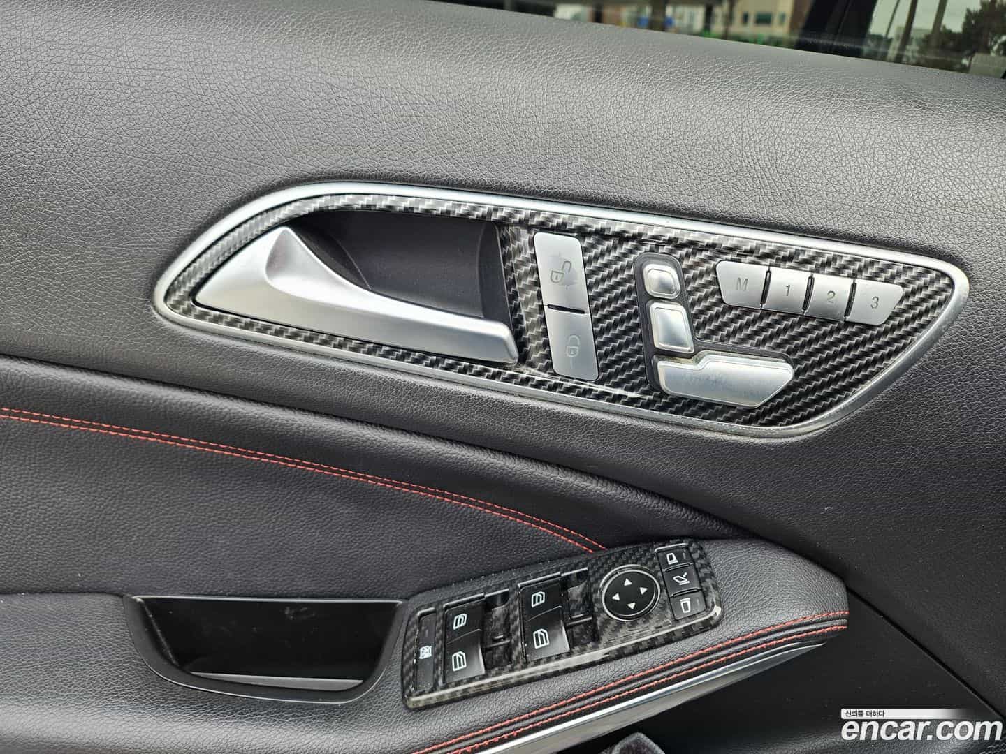 GLA-Class Mercedes-Benz 2016.0-OPTION-015