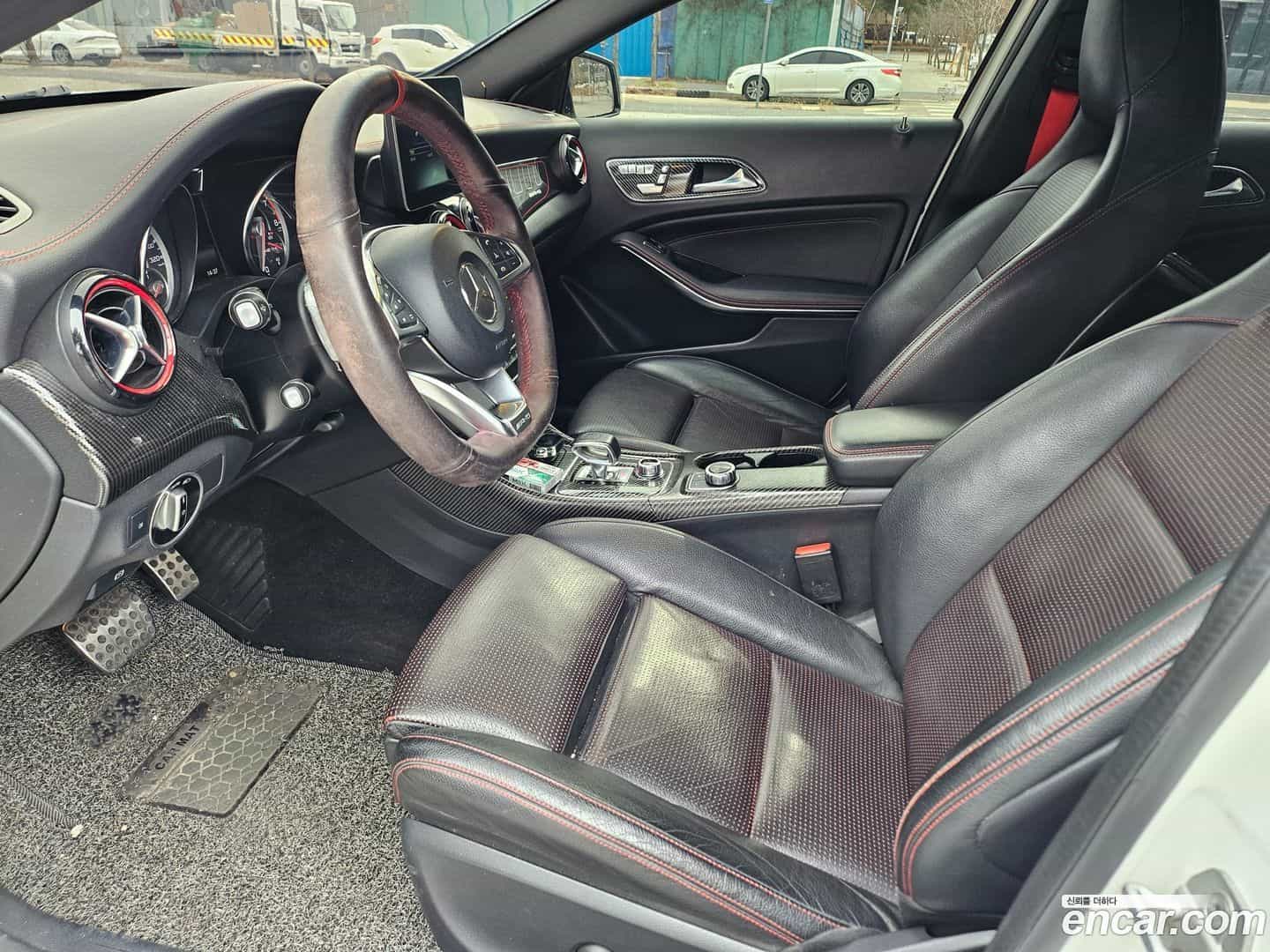 GLA-Class Mercedes-Benz 2016.0-OPTION-016