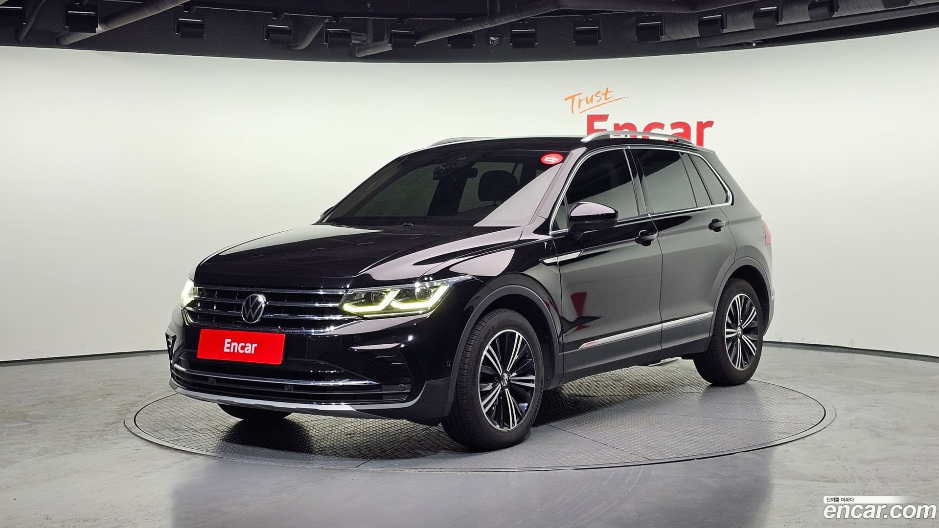 Main__Slider__Photo:Tiguan Volkswagen 2021.7-0