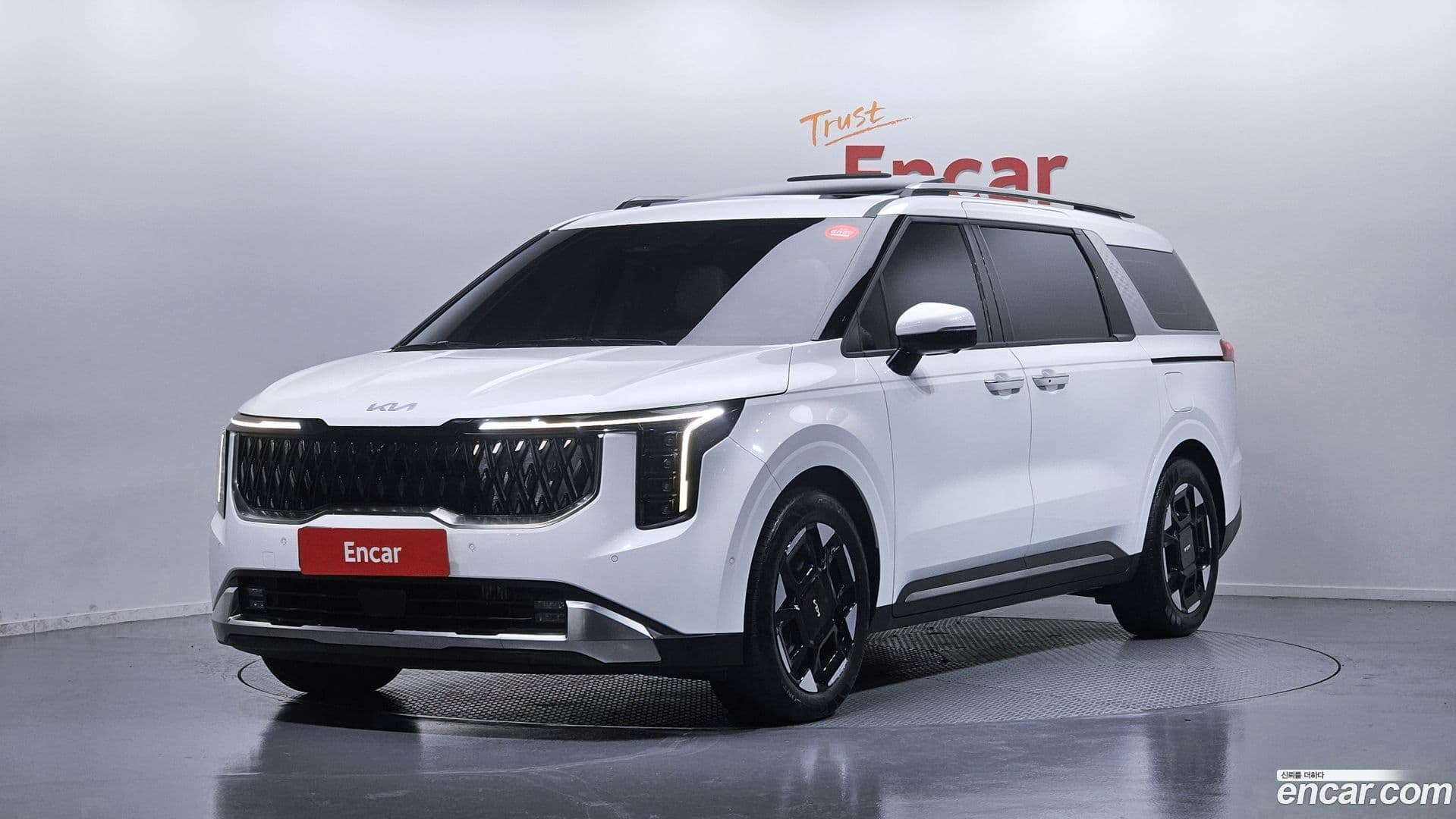 Main__Slider__Photo:Canival Kia 2024.2-0
