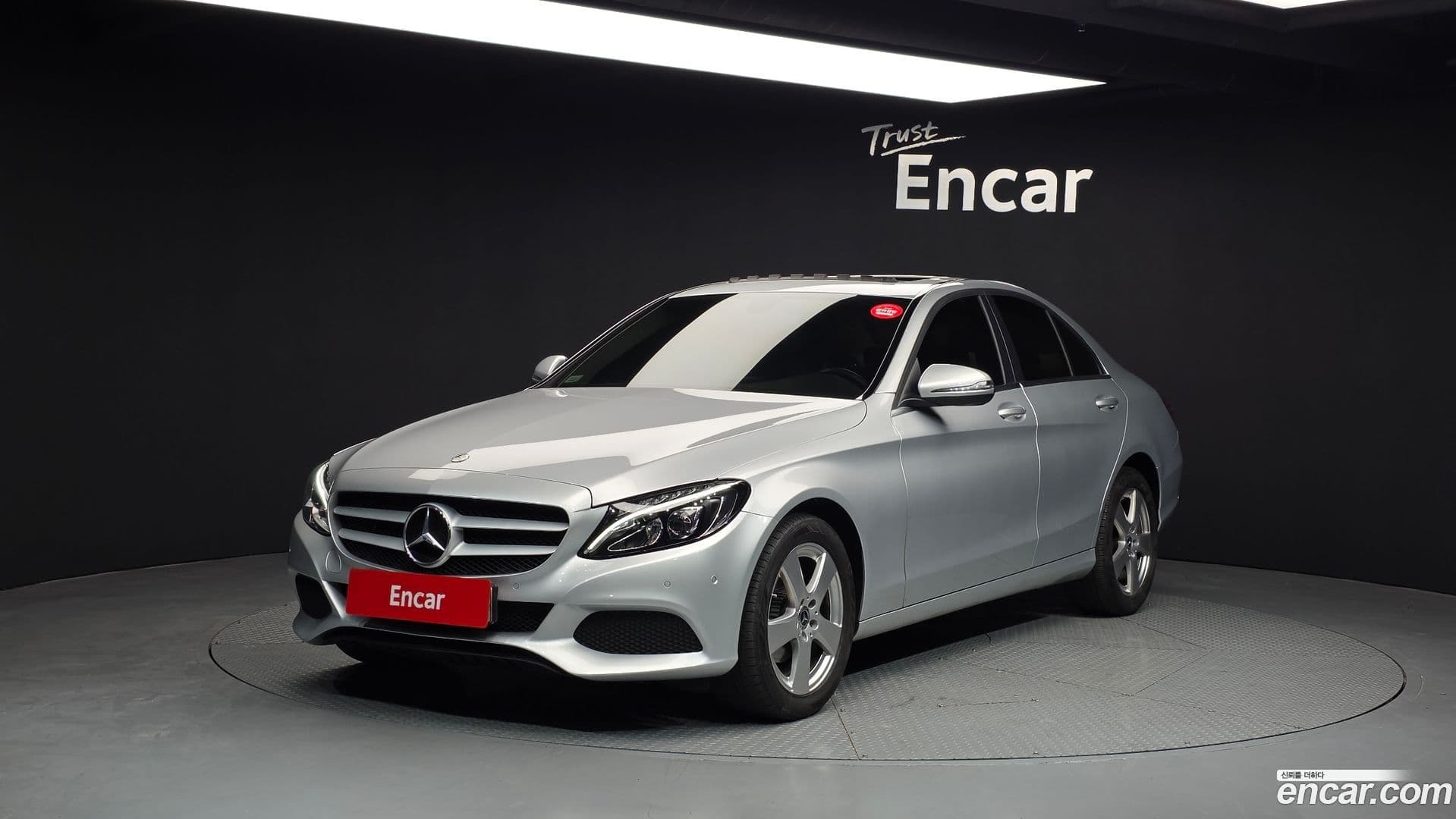 Main__Slider__Photo:C-Class Mercedes-Benz 2018.0-0
