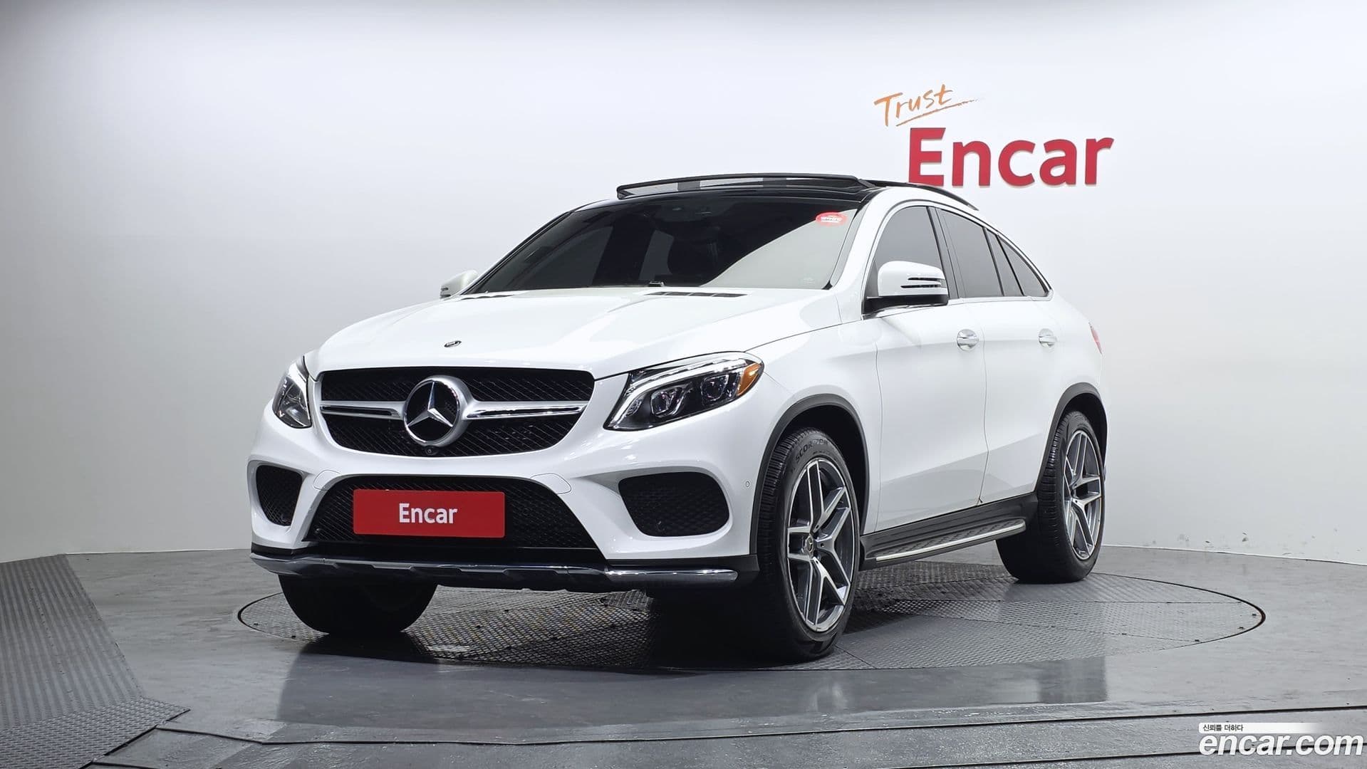 Main__Slider__Photo:GLE-Class Mercedes-Benz 2018.2-0