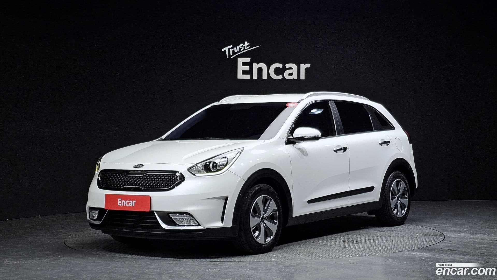 Main__Slider__Photo:Niro Kia 2019.0-0