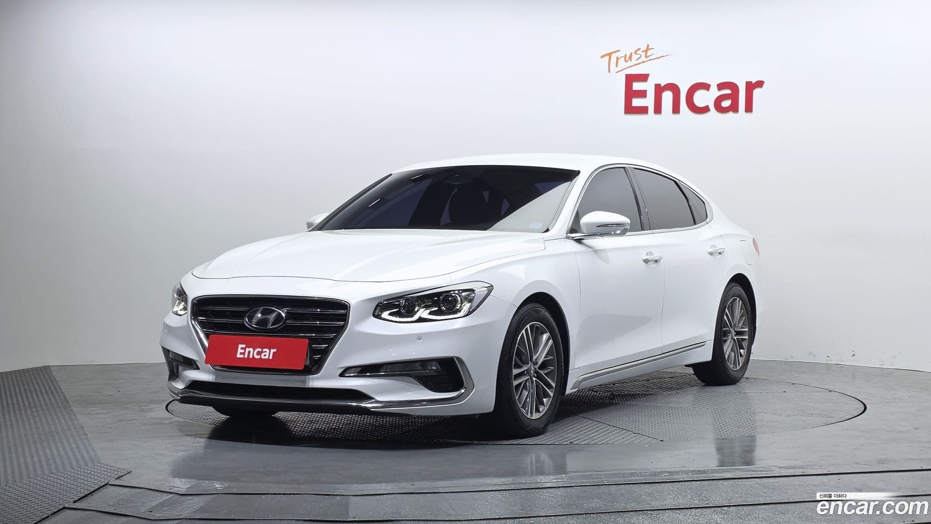 Main__Slider__Photo:Grandeur Hyundai 2016.11-0