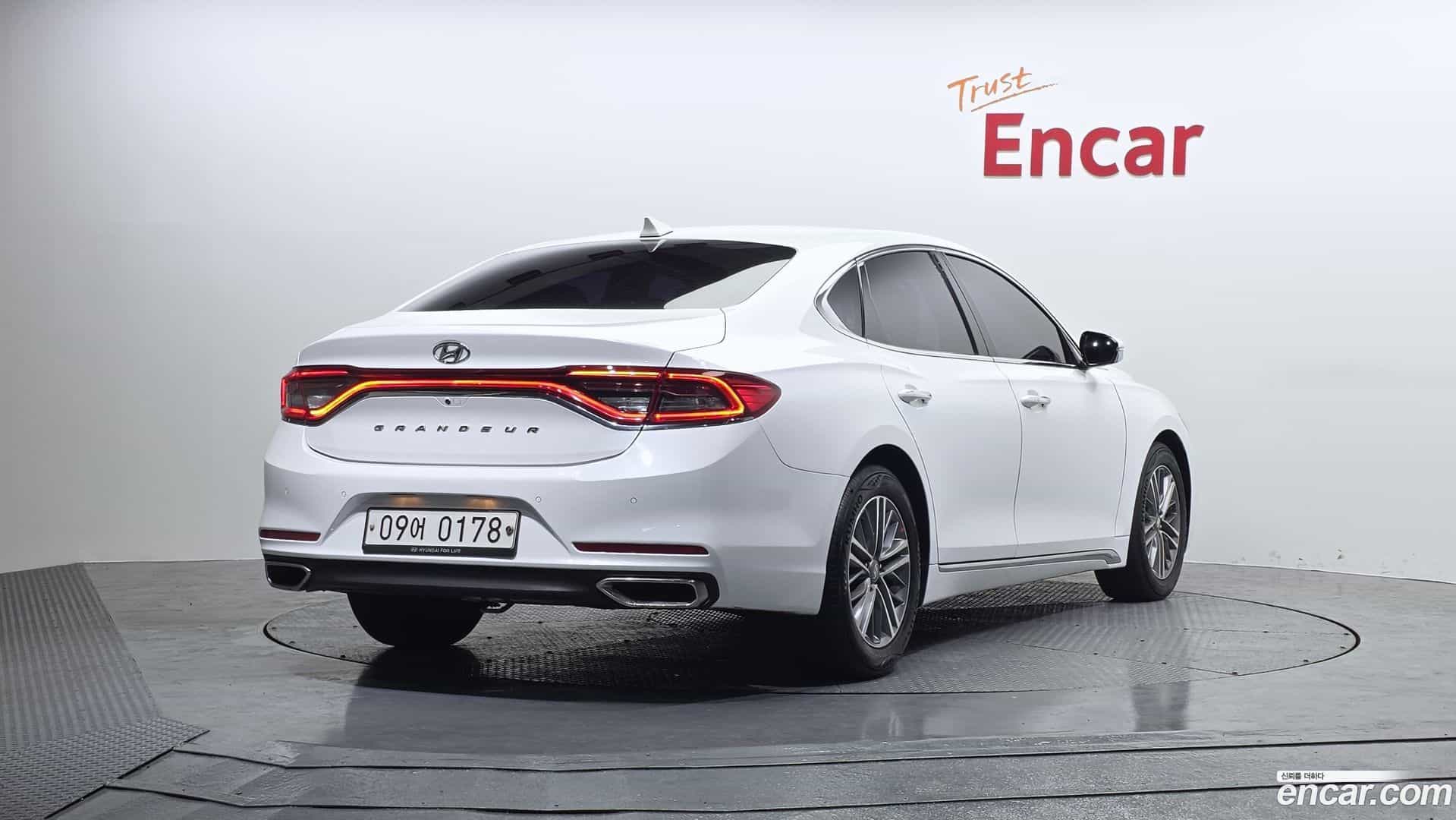Grandeur Hyundai 2016.11-OUTER-002