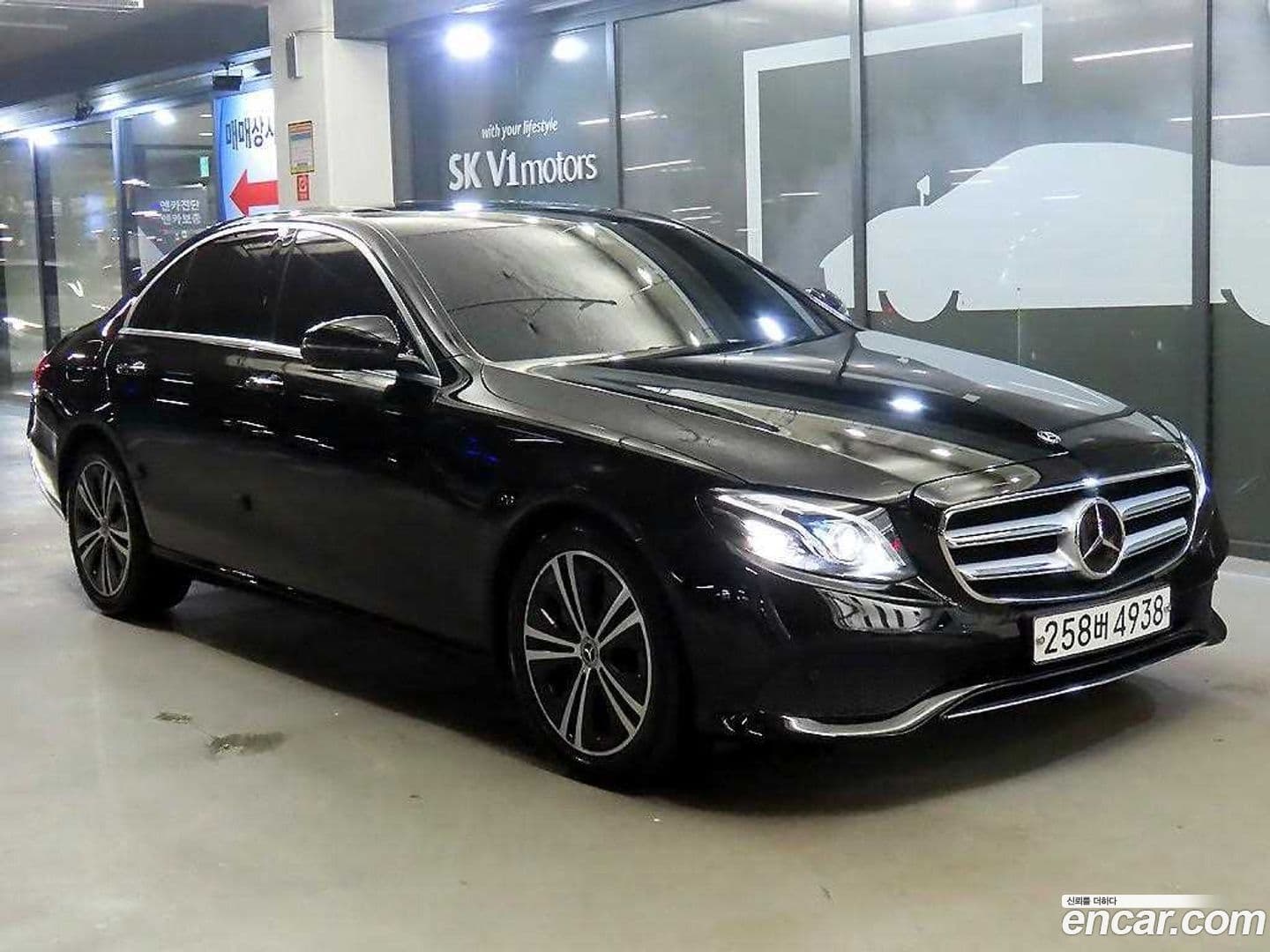 Main__Slider__Photo:E-Class Mercedes-Benz 2020.3-0