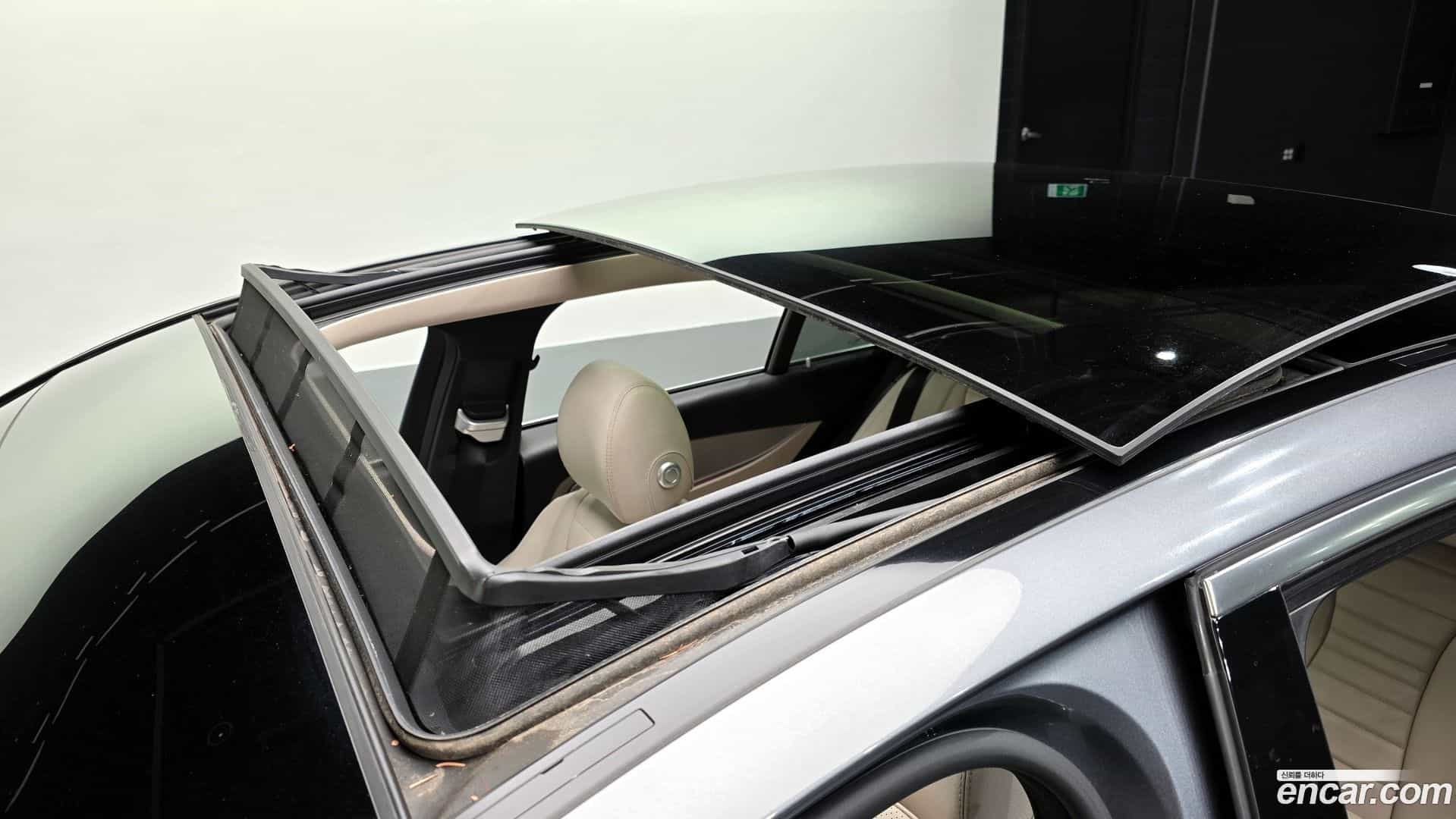E-Class Mercedes-Benz 2017.7-OPTION-023