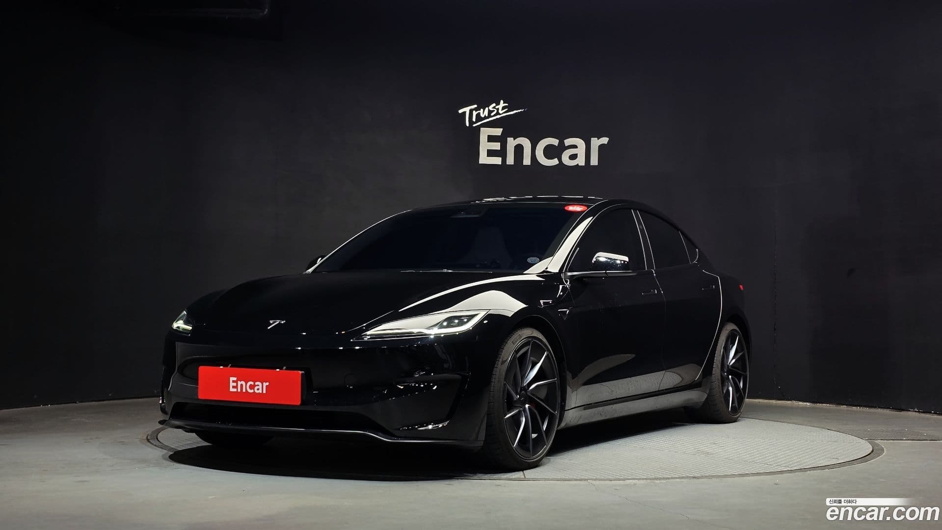 Main__Slider__Photo:Model 3 Tesla 2025.2-0