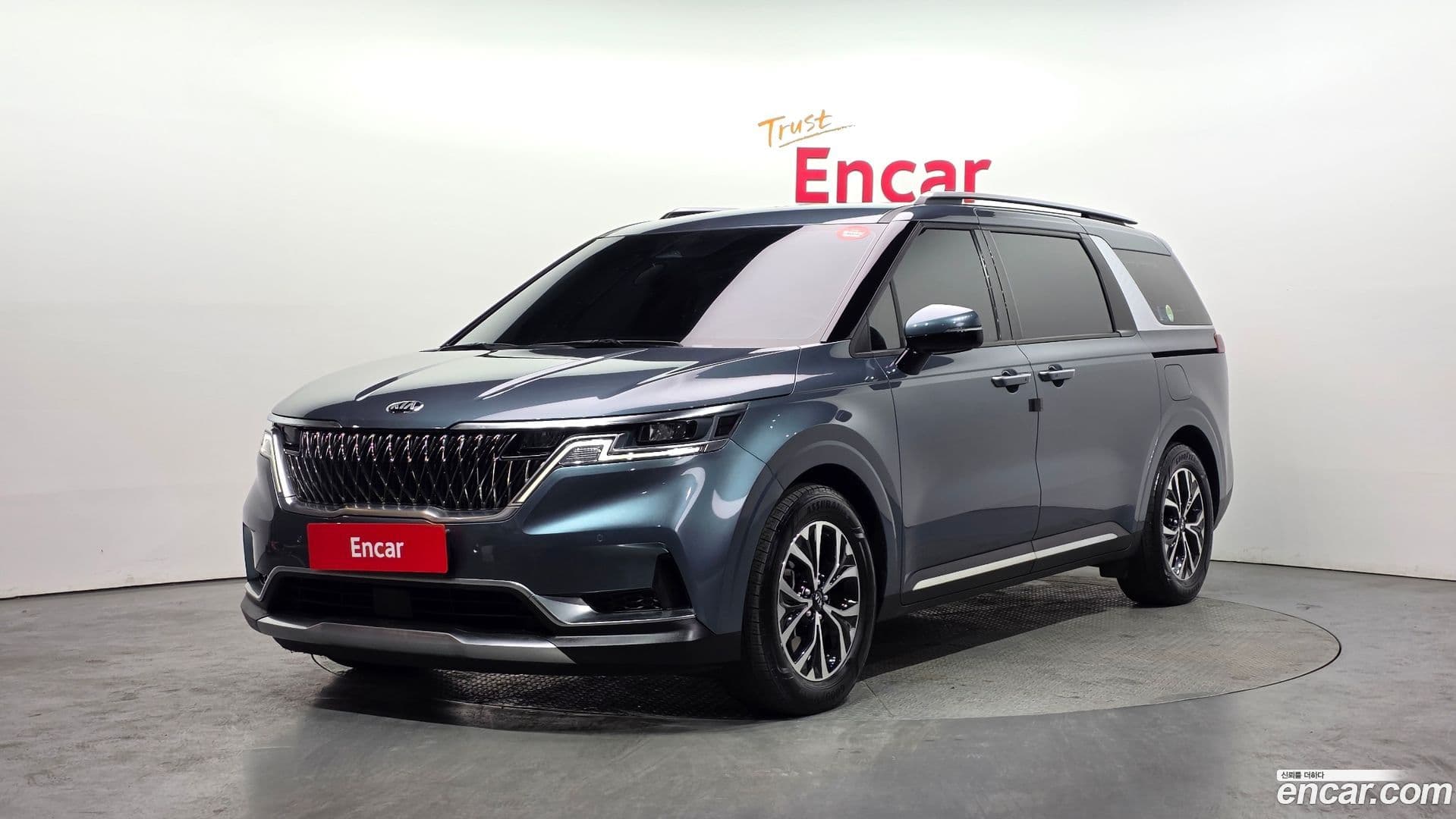 Main__Slider__Photo:Canival Kia 2020.11-0