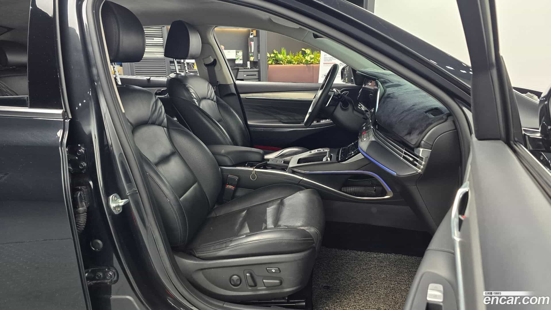 Grandeur Hyundai 2020.11-INNER-010