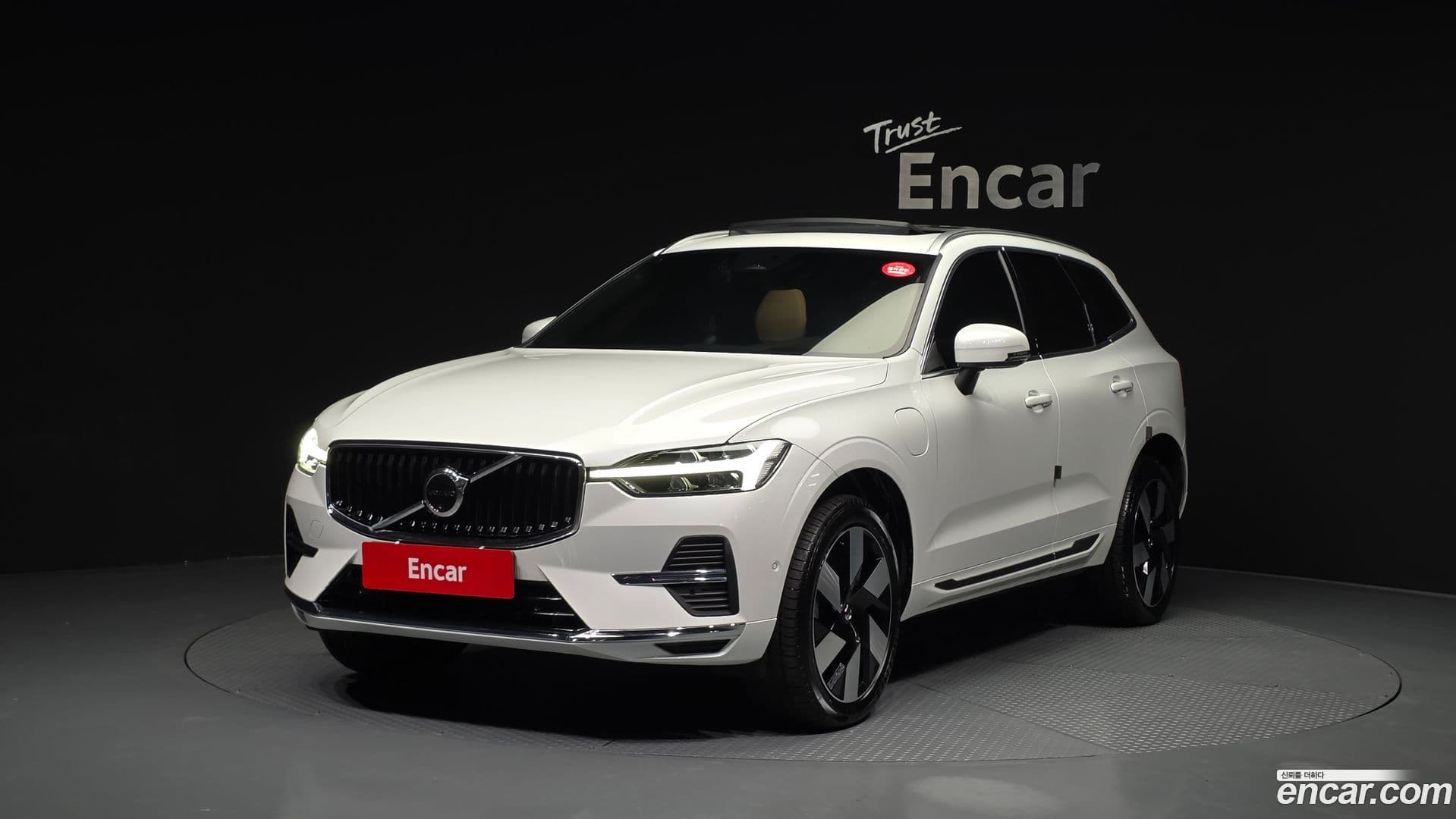 Main__Slider__Photo:XC60 Volvo 2025.5-0