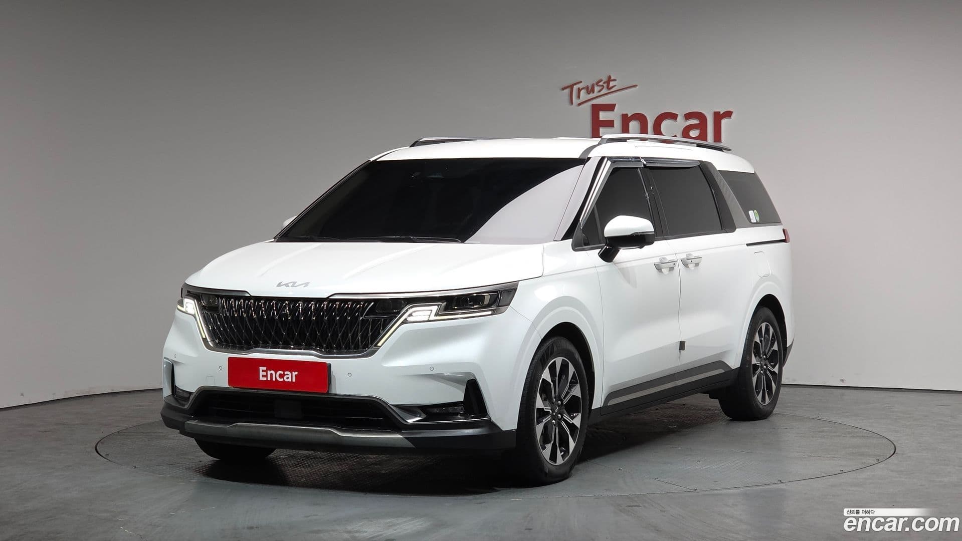 Main__Slider__Photo:Canival Kia 2022.4-0
