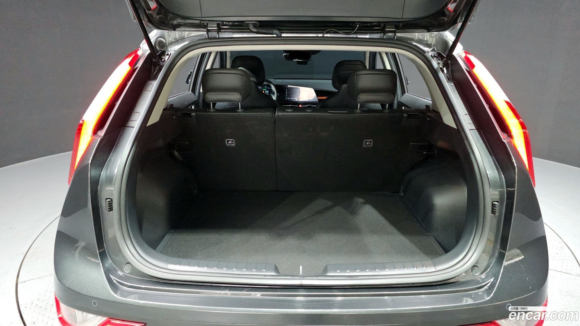 Main__Slider__Photo:Niro Kia 2024.4-19
